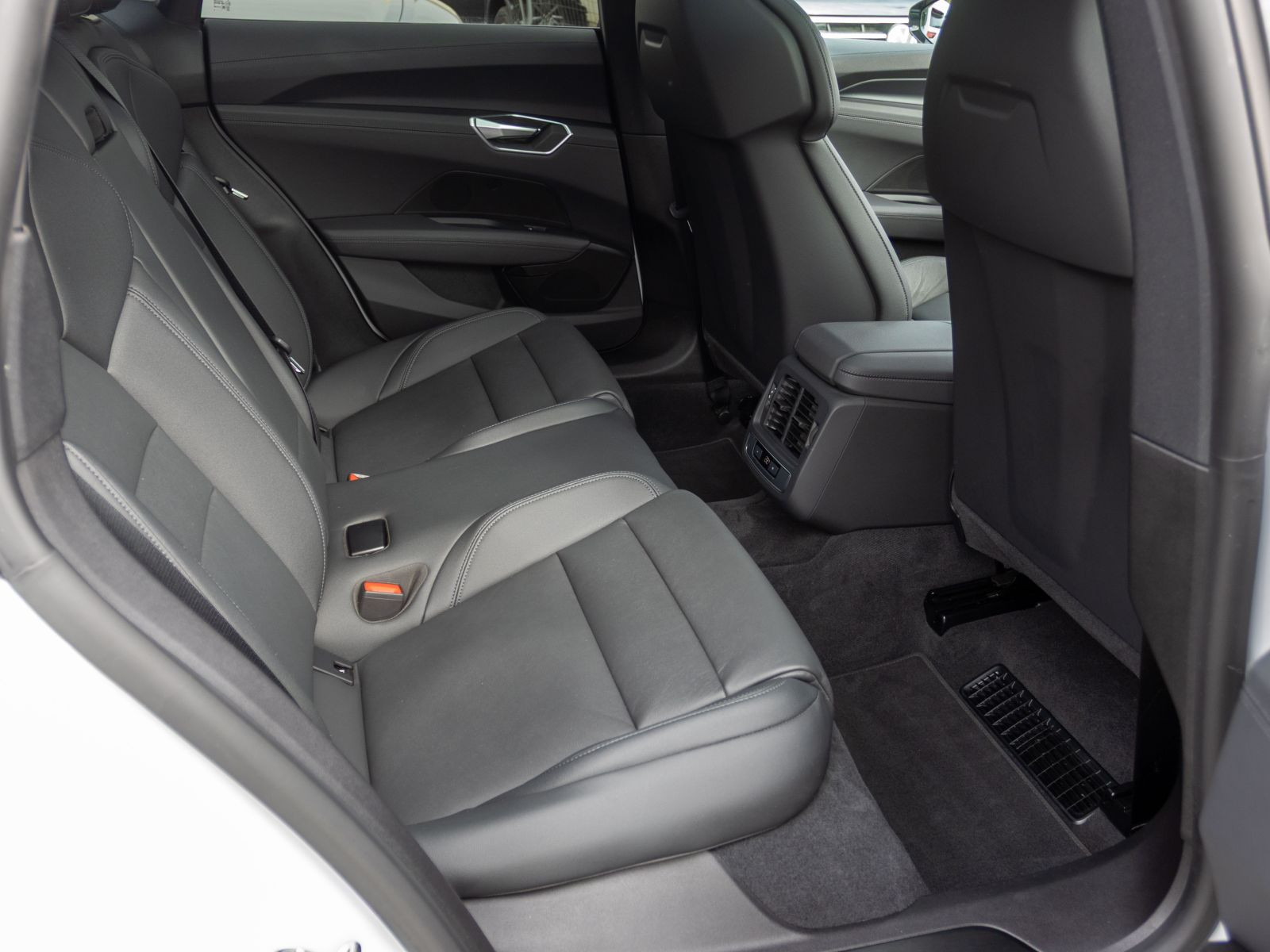 Audi e-tron GT quattro Navi LED Standklima Panorama EPH