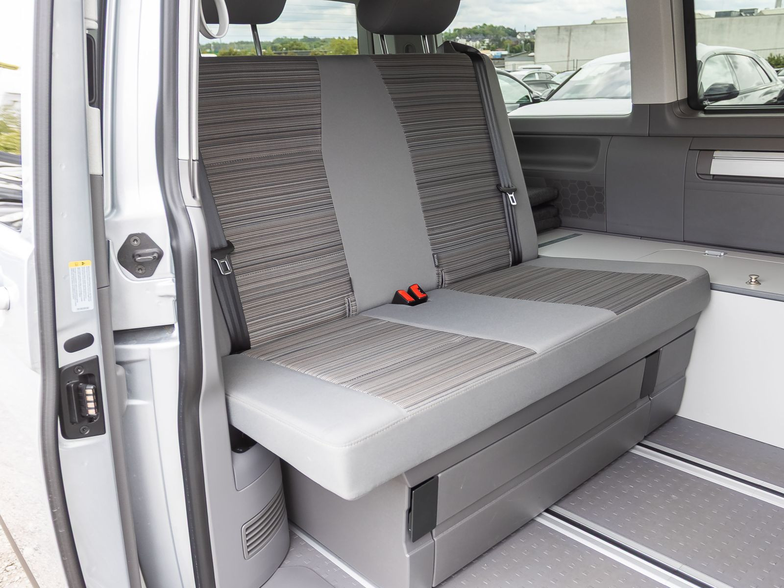 Volkswagen T6.1 California Beach 2.0TDI DSG Navi LED Standhzg