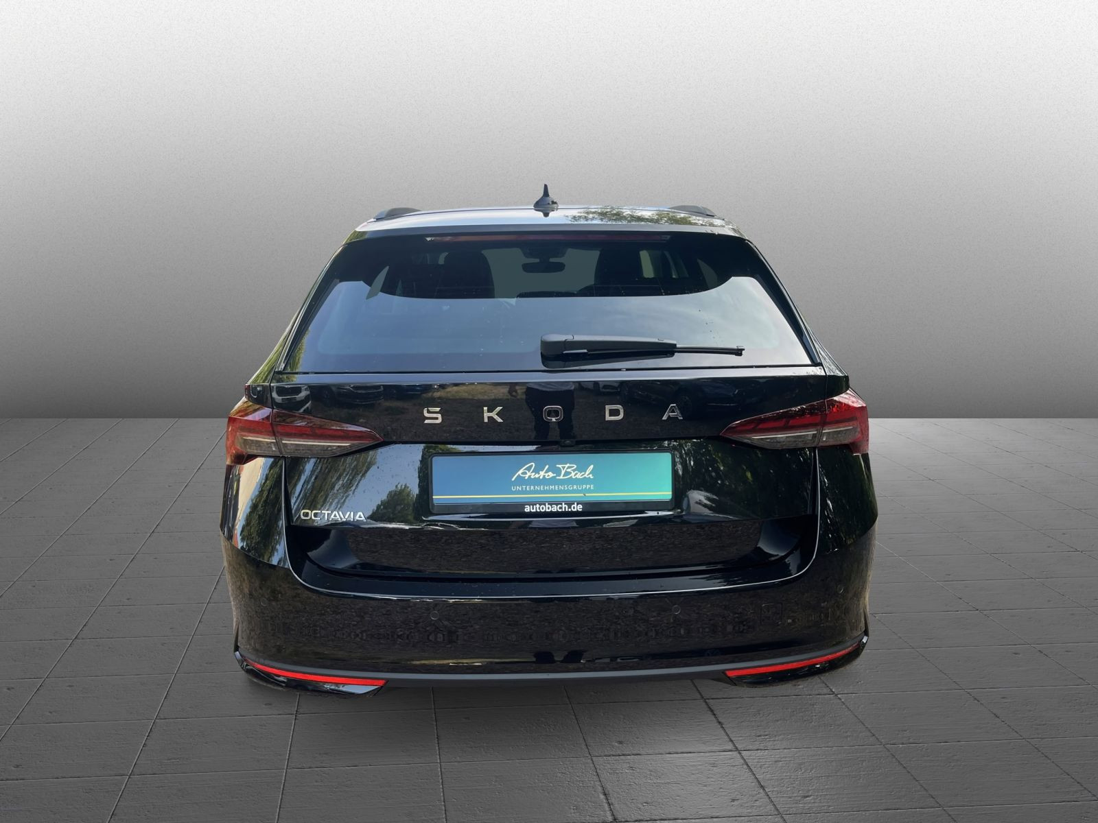 Skoda Octavia Combi Balance 2,0 TDI DSG AHK LED HuD