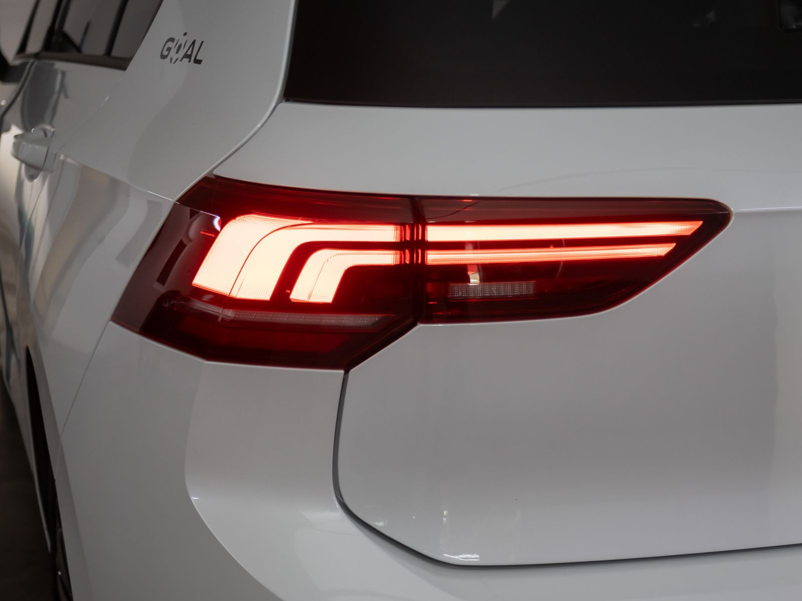 Volkswagen Golf VIII 1.5 eTSI DSG Goal, AHK, Navi, LED-Plus, Rückfahrkamera, App-Connect