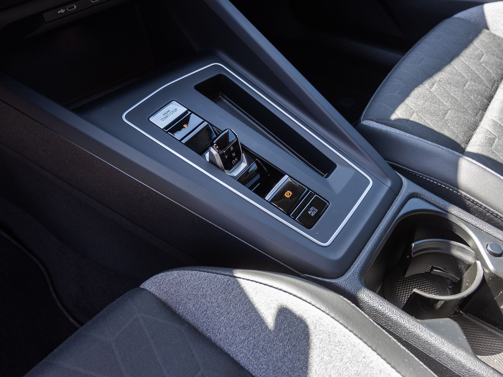 Volkswagen Golf VIII 1.5 eTSI DSG Goal, LED, Standheizung, App-Connect, Digital Cockpit Pro