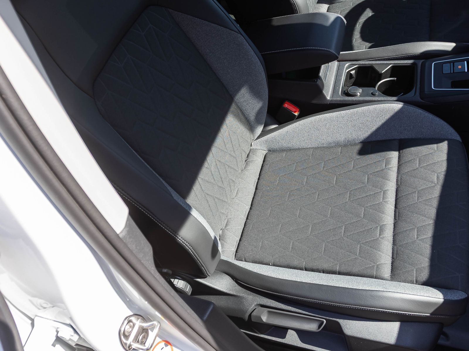 Volkswagen Golf VIII 1.5 eTSI DSG Goal, LED, Standheizung, App-Connect, Digital Cockpit Pro
