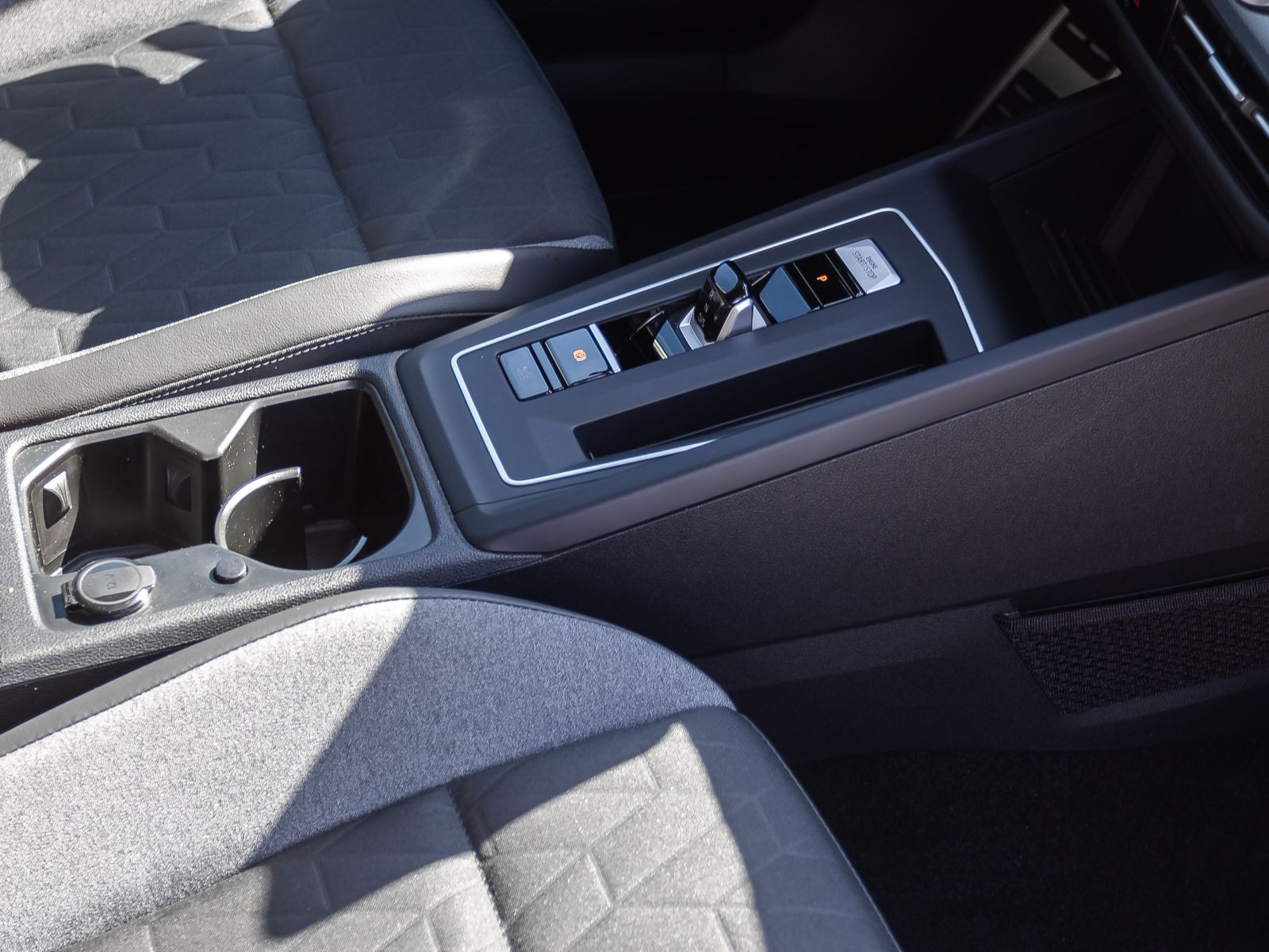 Volkswagen Golf VIII 1.5 eTSI DSG Goal, LED, Standheizung, App-Connect, Digital Cockpit Pro