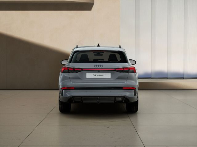 Audi Q4 SUV e-tron S line perform.  TechPlus/ AHK/ 21" "/ MMIpro 210kW