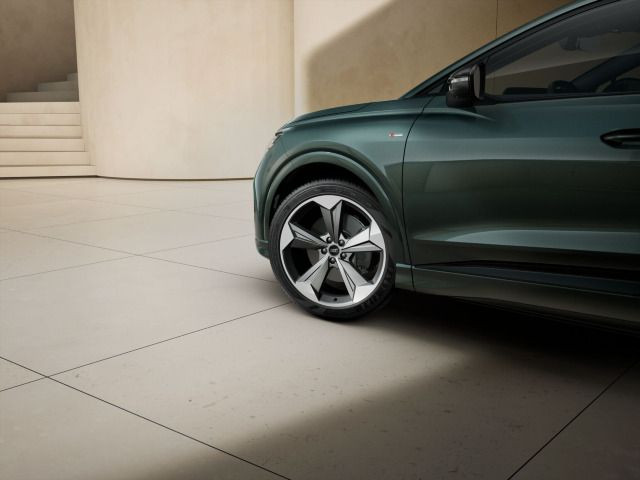 Audi Q4 Sportback e-tron S line perform. TechPlus/ MMIpro /AHK / 210 kW