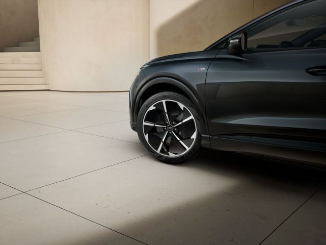 Audi Q4 Sportback e-tron S line quattro  HuD/ Pano/TechPlus / 21" / 220 kW