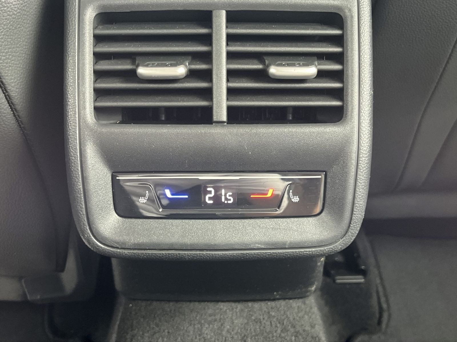 Skoda Superb Combi Selection 2,0TDI DSG 360°Kamera LED