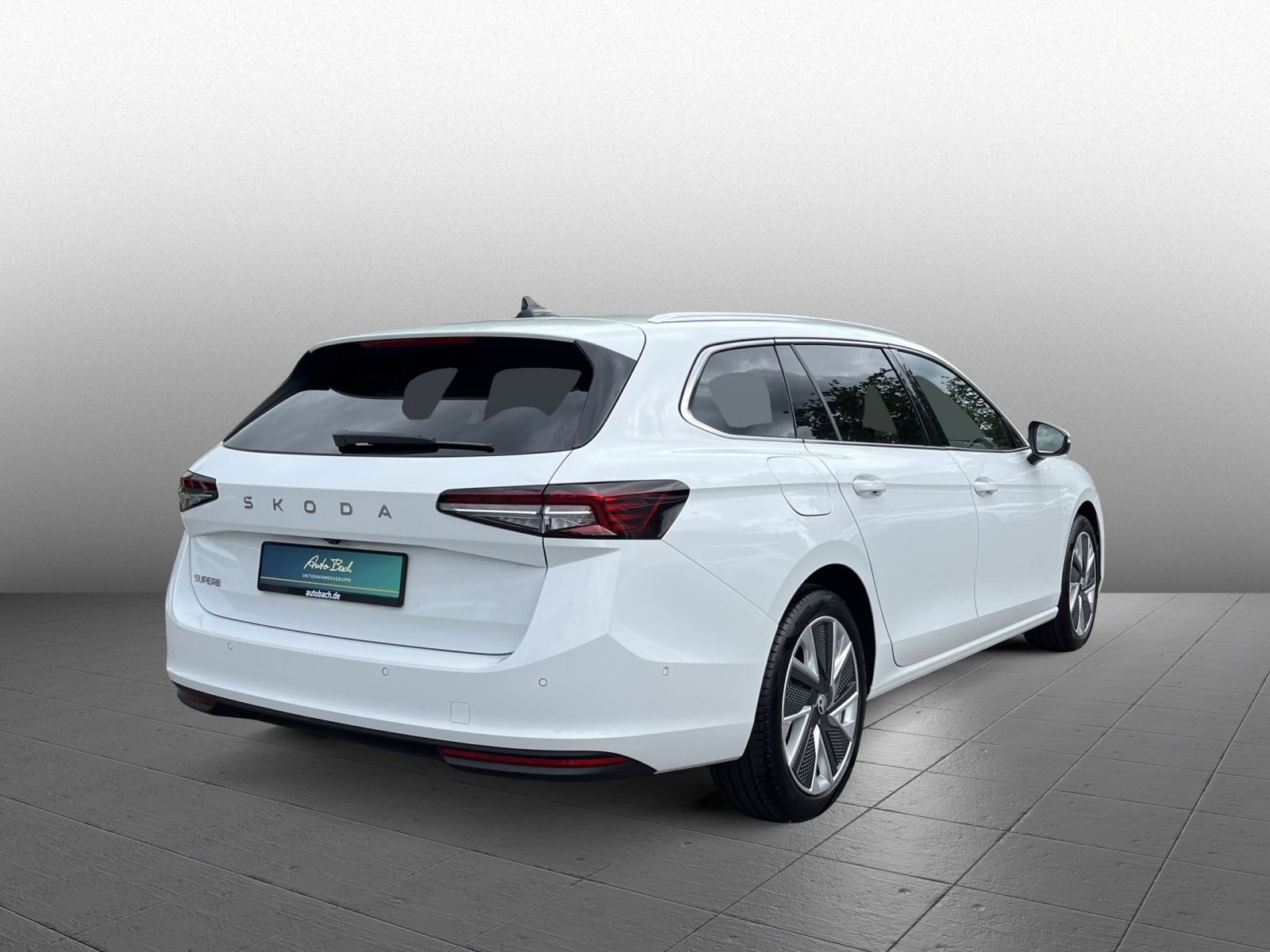 Skoda Superb Combi Selection 2,0TDI DSG 360°Kamera LED