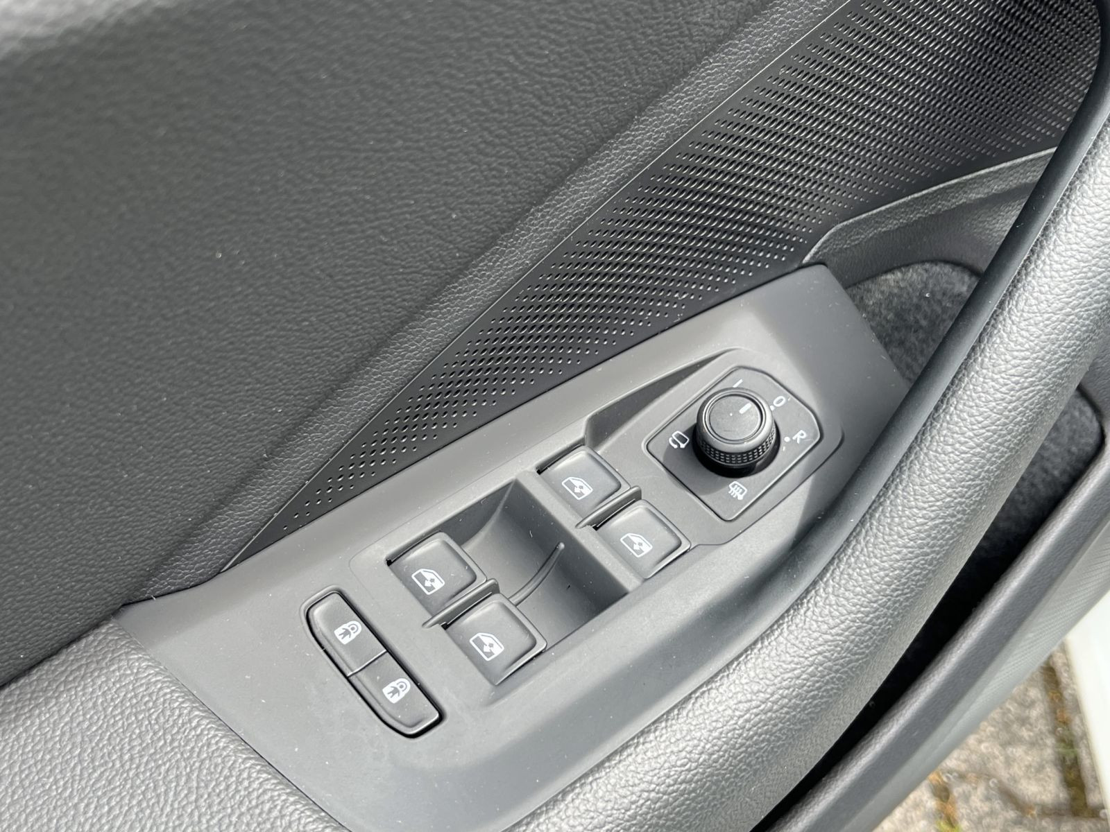 Skoda Superb Combi Selection 2,0TDI DSG 360°Kamera LED