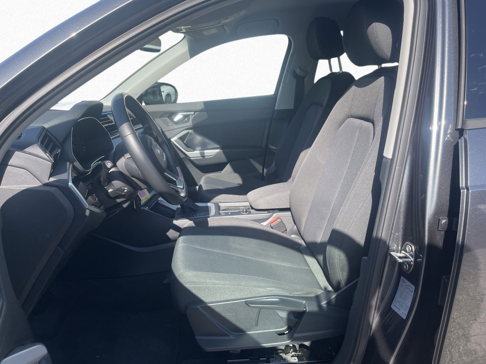 Audi Q3 SUV S line 35 TFSI 110KW DSG GRA LED AHK