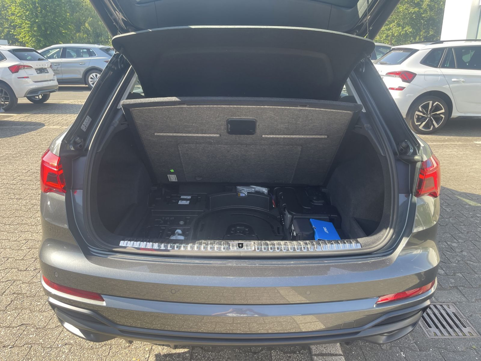 Audi Q3 SUV S line 35 TFSI 110KW DSG GRA LED AHK