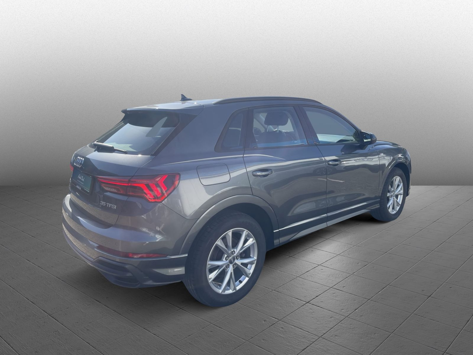 Audi Q3 SUV S line 35 TFSI 110KW DSG GRA LED AHK