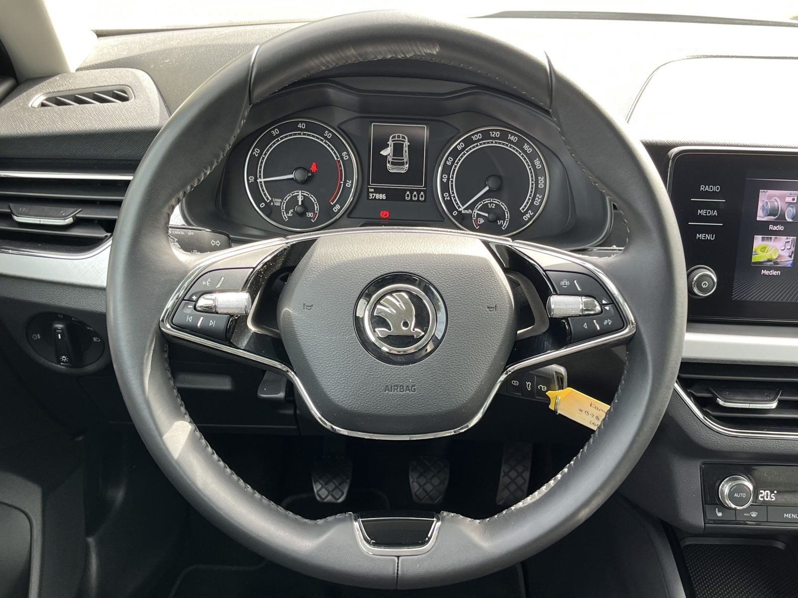 Skoda Kamiq Tour 1,0 TSI Sitzhzg Car Play GRA
