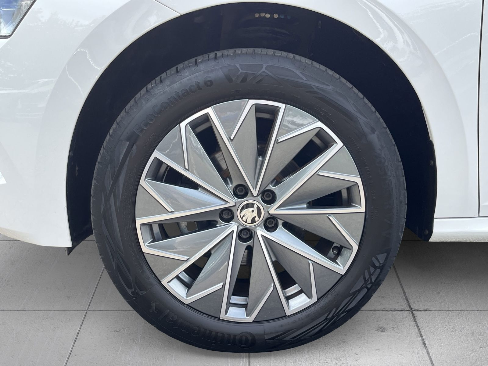 Skoda Kamiq Tour 1,0 TSI Sitzhzg Car Play GRA
