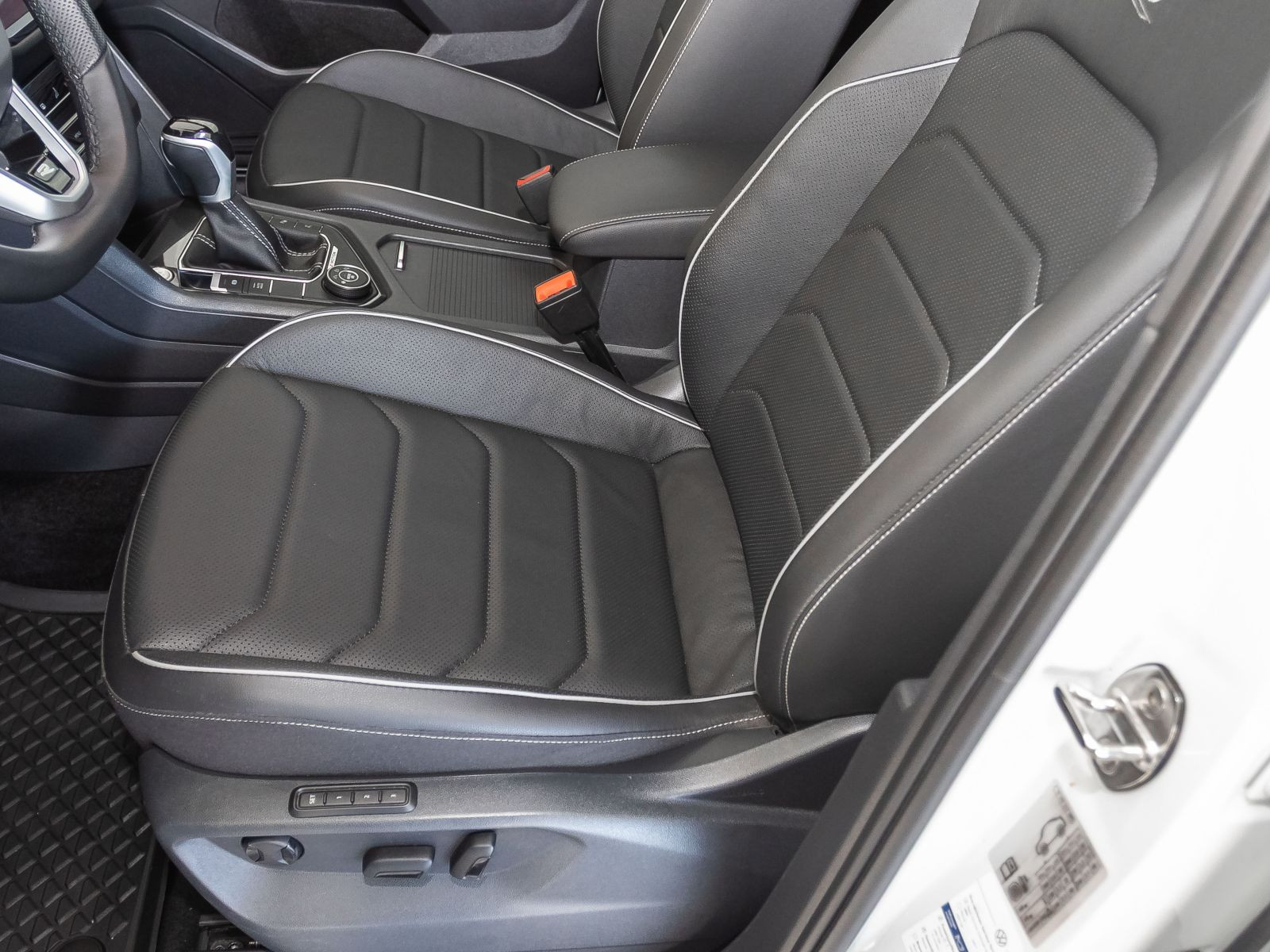 Volkswagen Tiguan Allspace R-Line 2.0TDI 4M DSG Navi Matrix Standhzg Panorama
