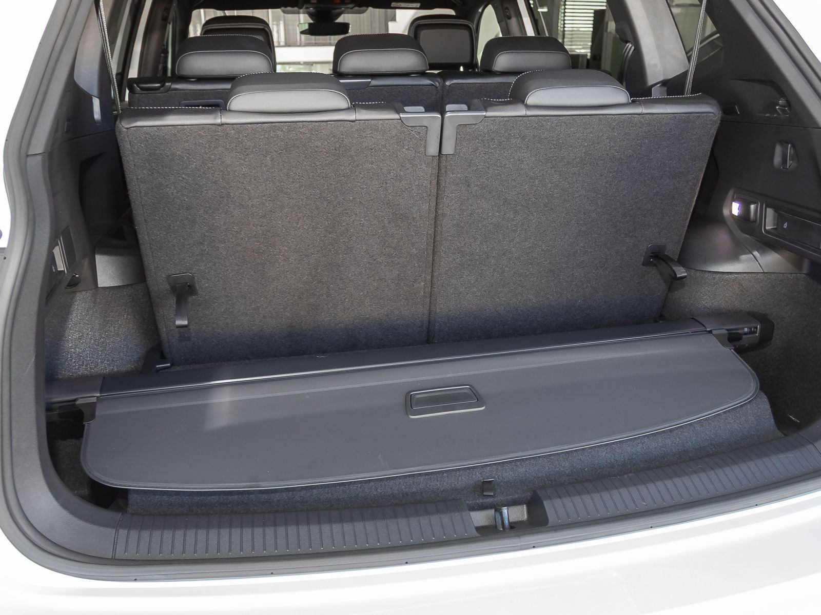 Volkswagen Tiguan Allspace R-Line 2.0TDI 4M DSG Navi Matrix Standhzg Panorama