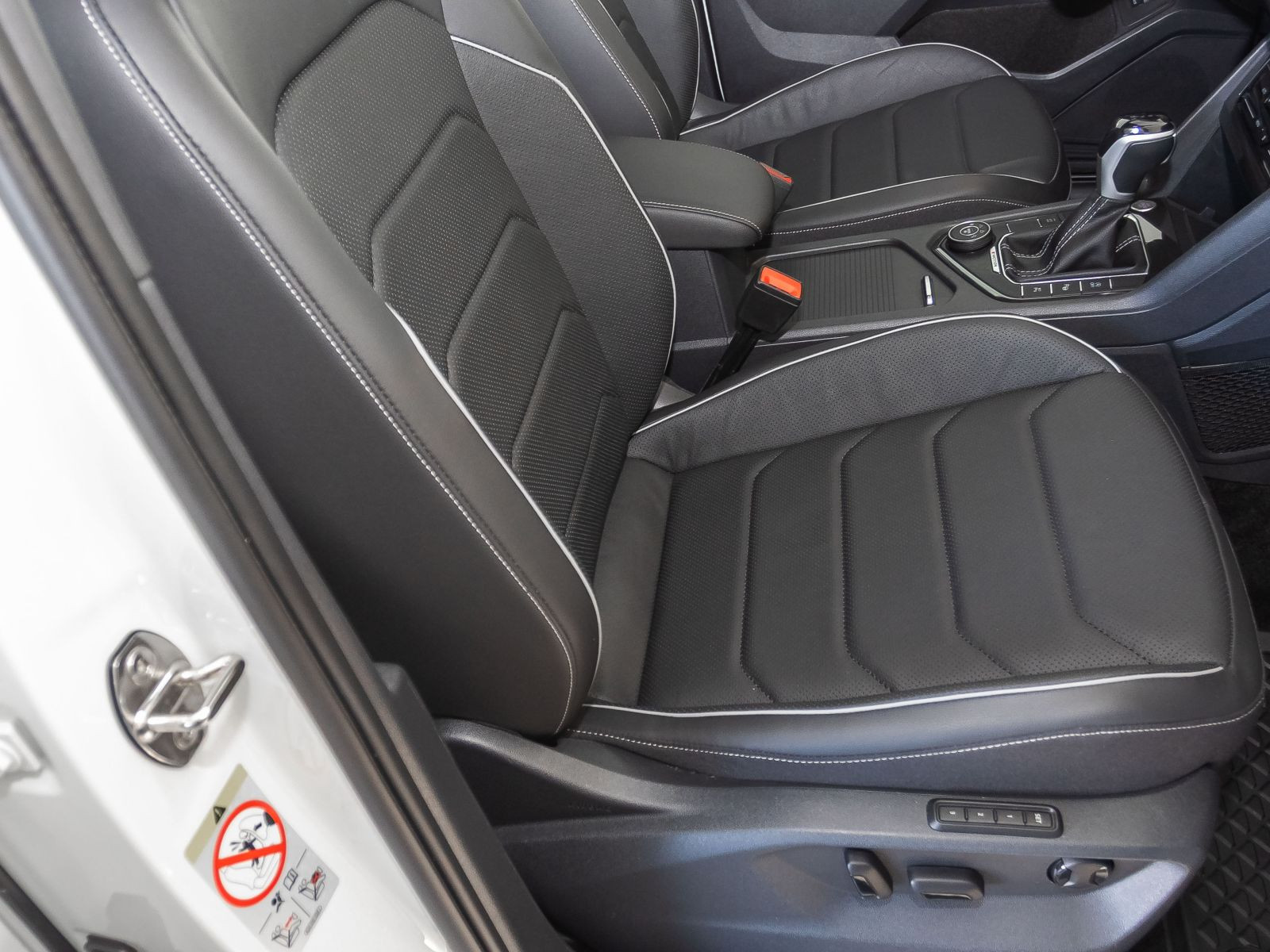 Volkswagen Tiguan Allspace R-Line 2.0TDI 4M DSG Navi Matrix Standhzg Panorama