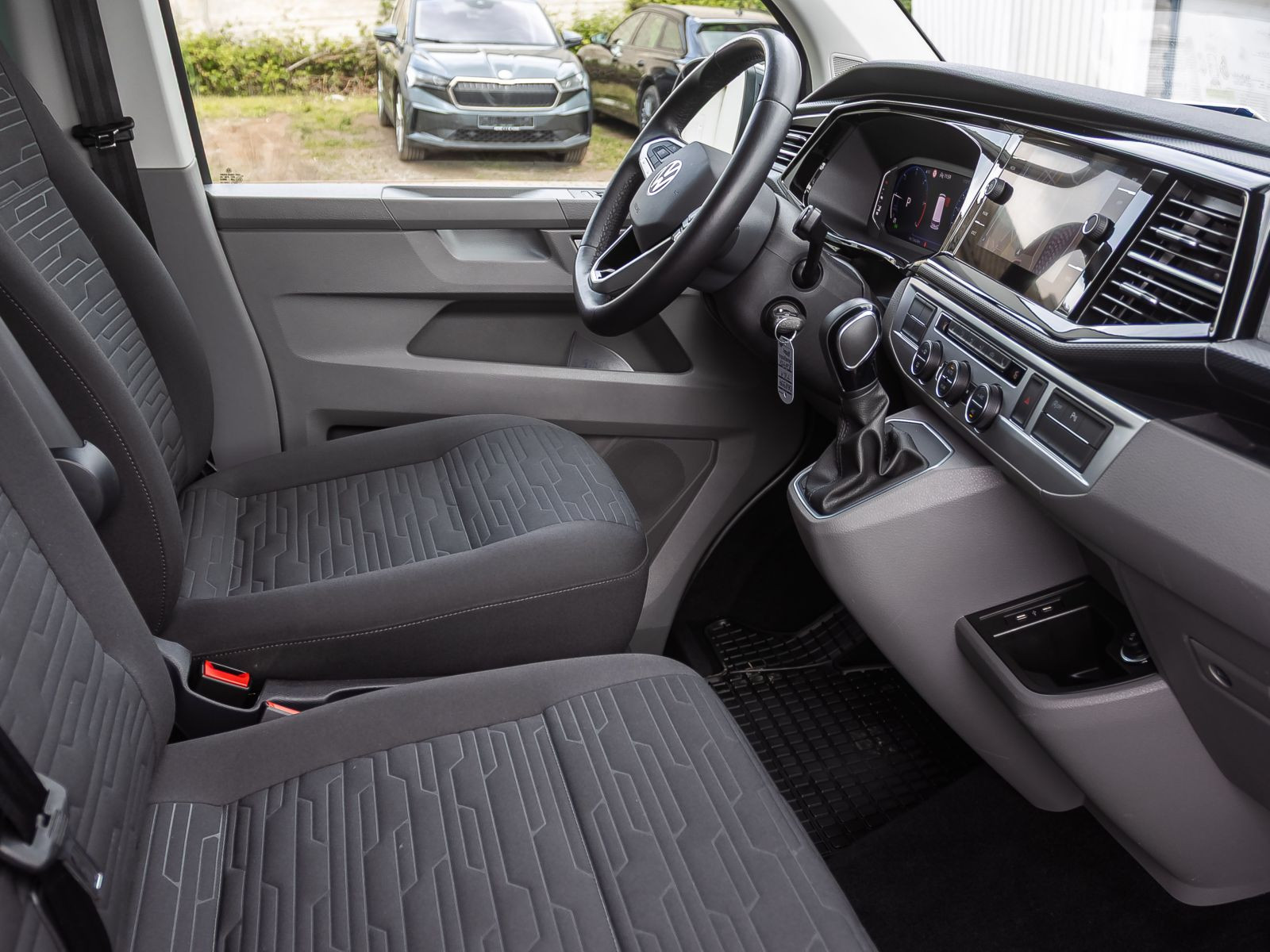 Volkswagen T6.1 Caravelle LR Comfortline 2.0TDI DSG Navi LED Standhzg ACC