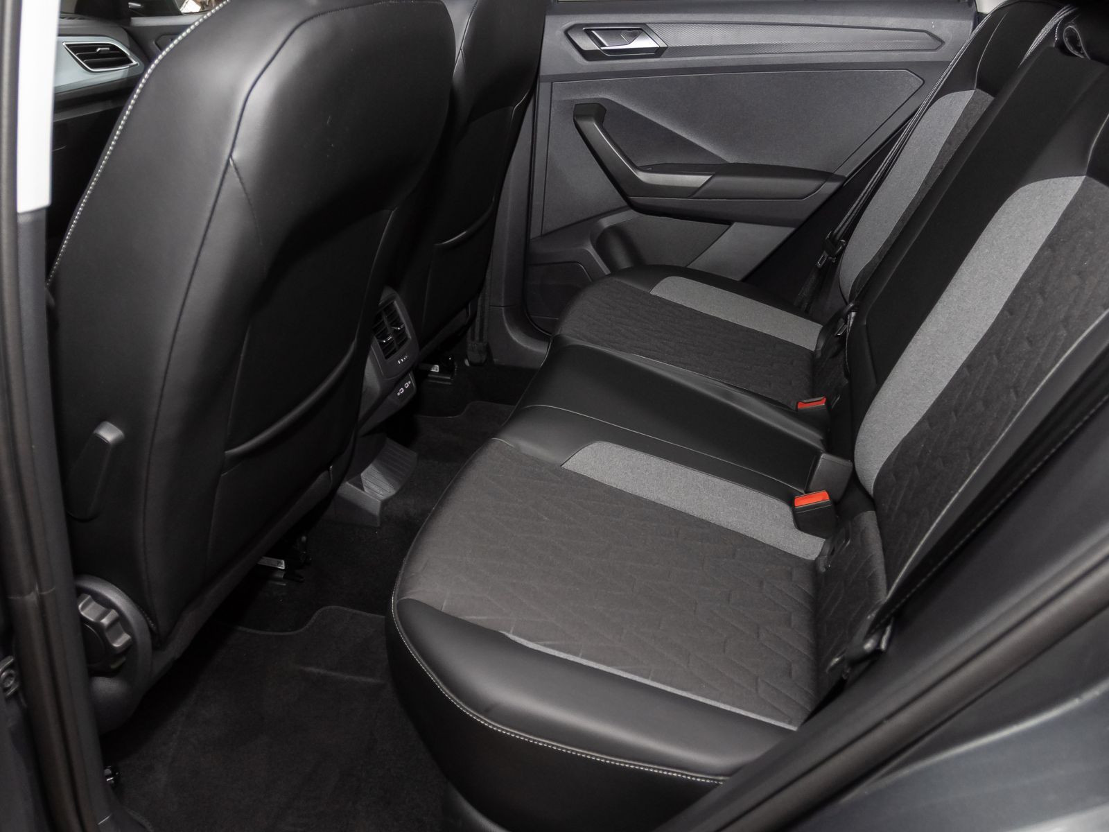 Volkswagen T-ROC 2.0 TDI DSG Goal, AHK, Rückfahrkamera, Navi, LED-Plus, App-Connect