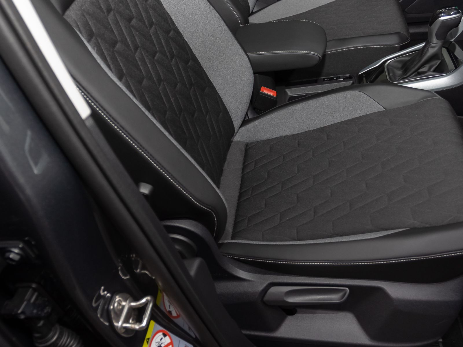 Volkswagen T-ROC 2.0 TDI DSG Goal, AHK, Rückfahrkamera, Navi, LED-Plus, App-Connect