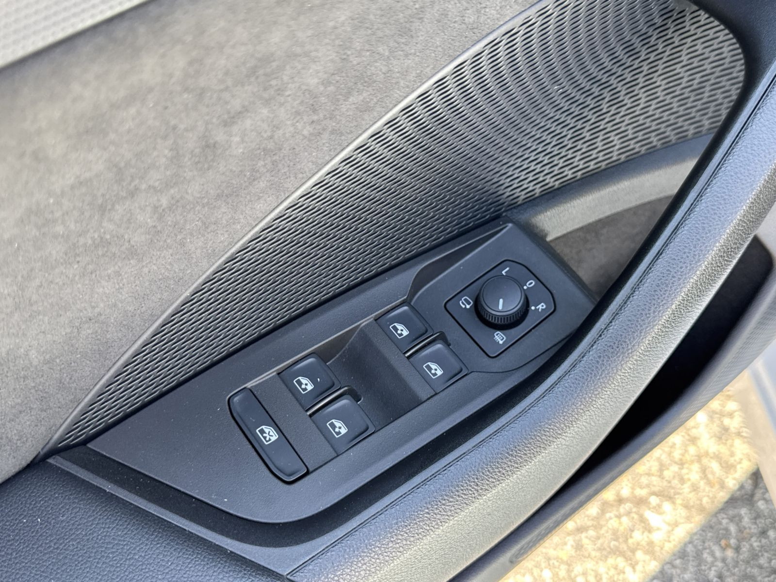 Skoda Octavia Combi RS 2.0TDI DSG Navi LED HuD Panorama ACC
