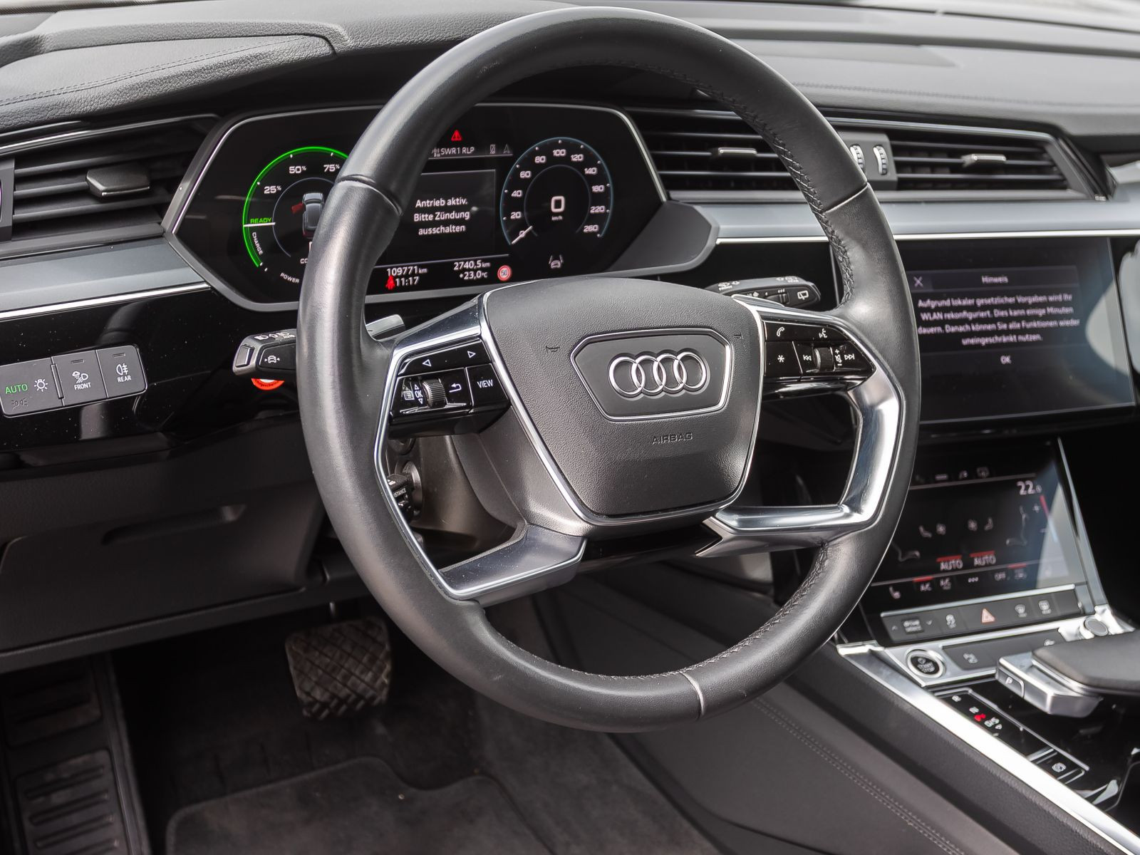 Audi e-tron advanced 55 qu Navi Standklima Air ACC