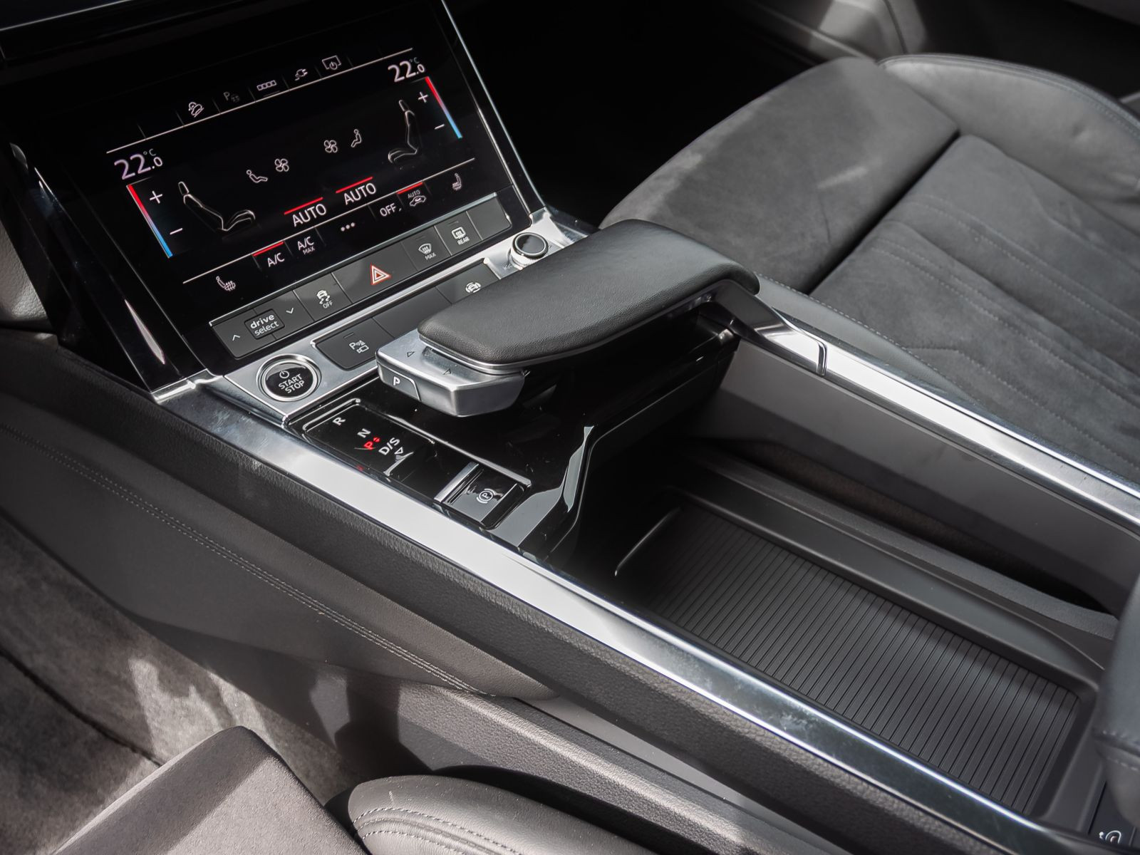 Audi e-tron advanced 55 qu Navi Standklima Air ACC