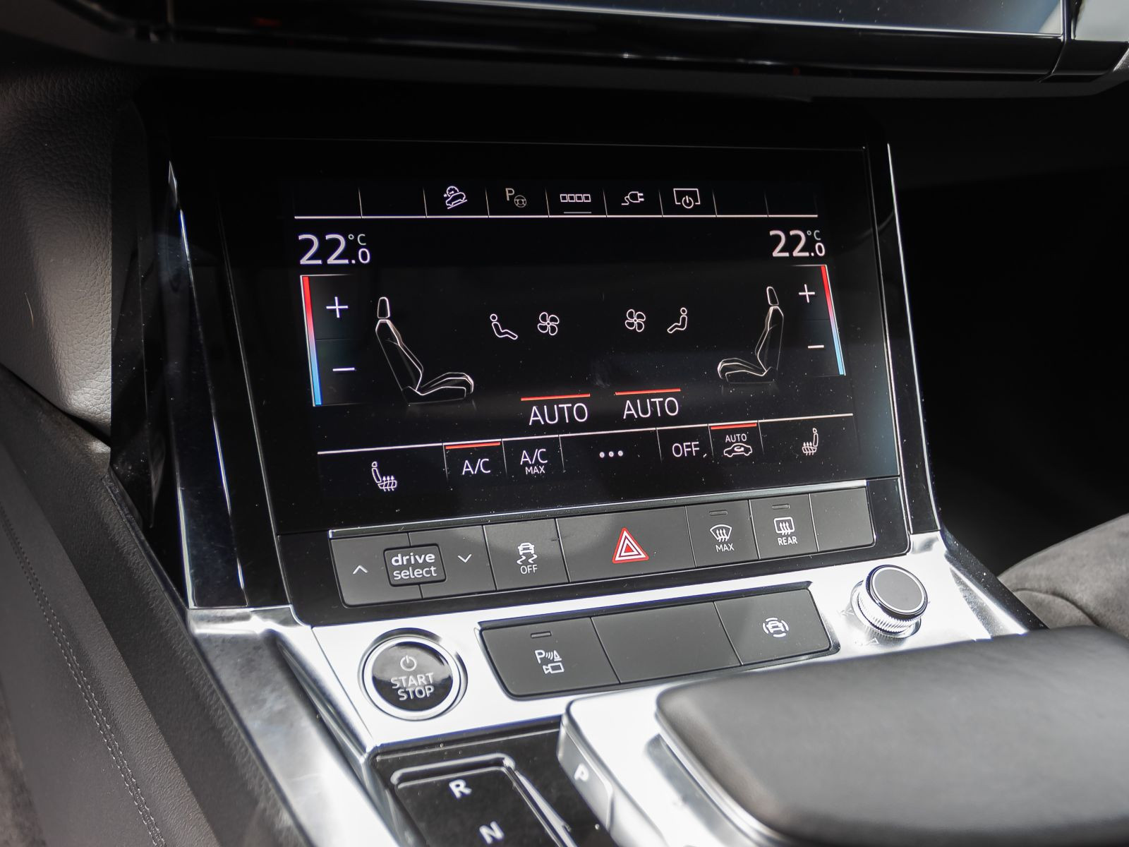 Audi e-tron advanced 55 qu Navi Standklima Air ACC