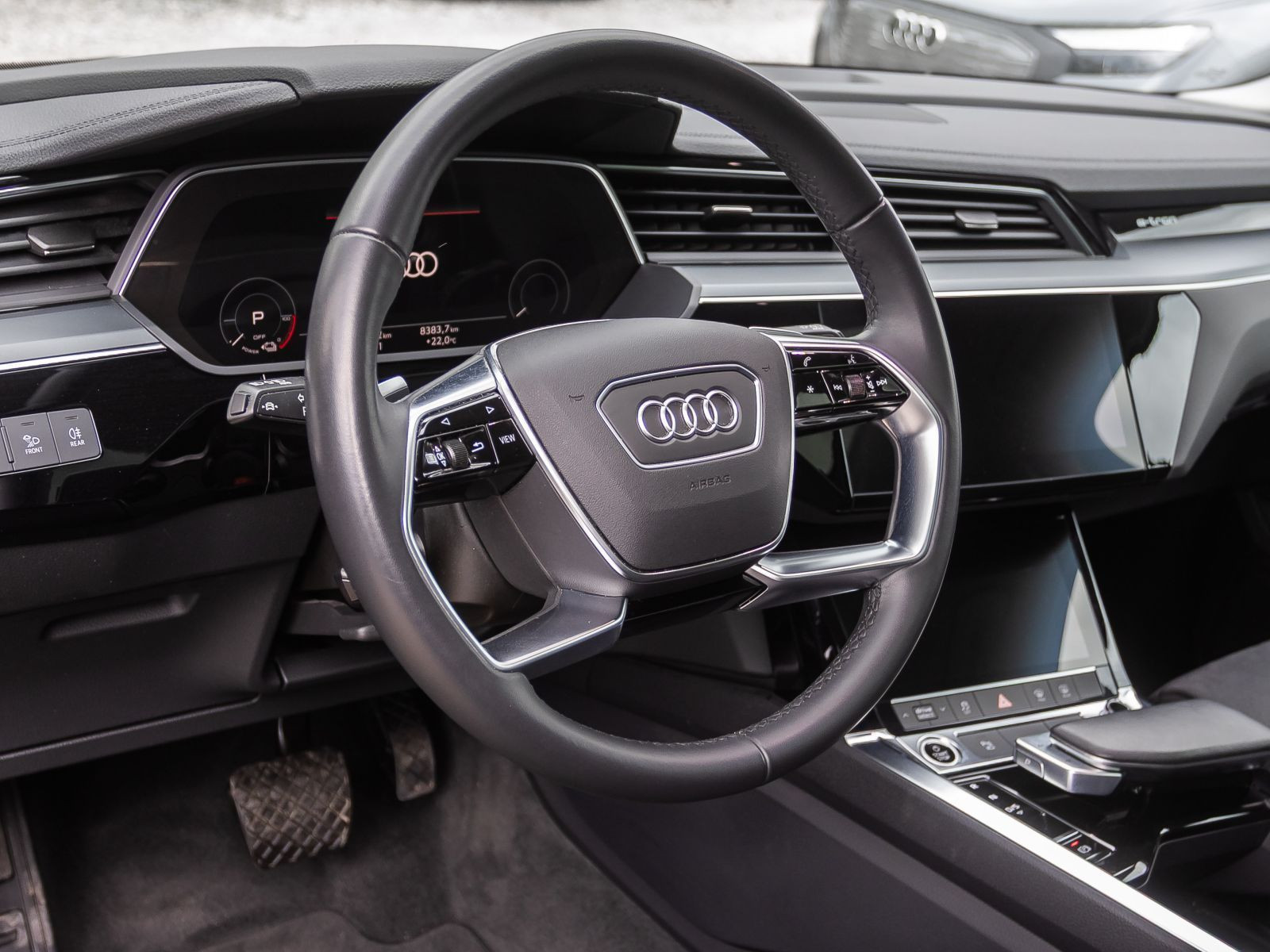 Audi e-tron advanced 55 qu Standklima Air Pano AHK ACC
