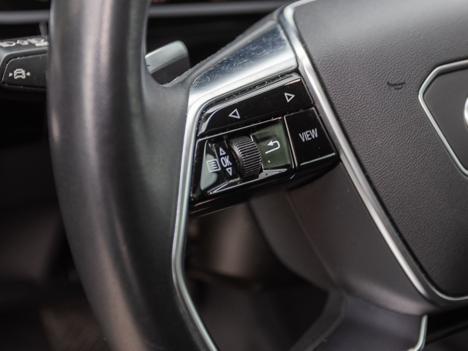 Audi e-tron advanced 55 qu Standklima Air Pano AHK ACC
