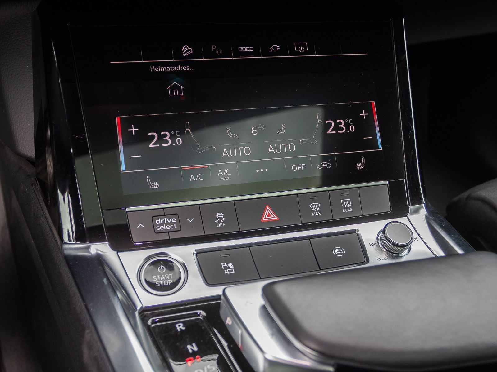 Audi e-tron advanced 55 qu Standklima Air Pano AHK ACC