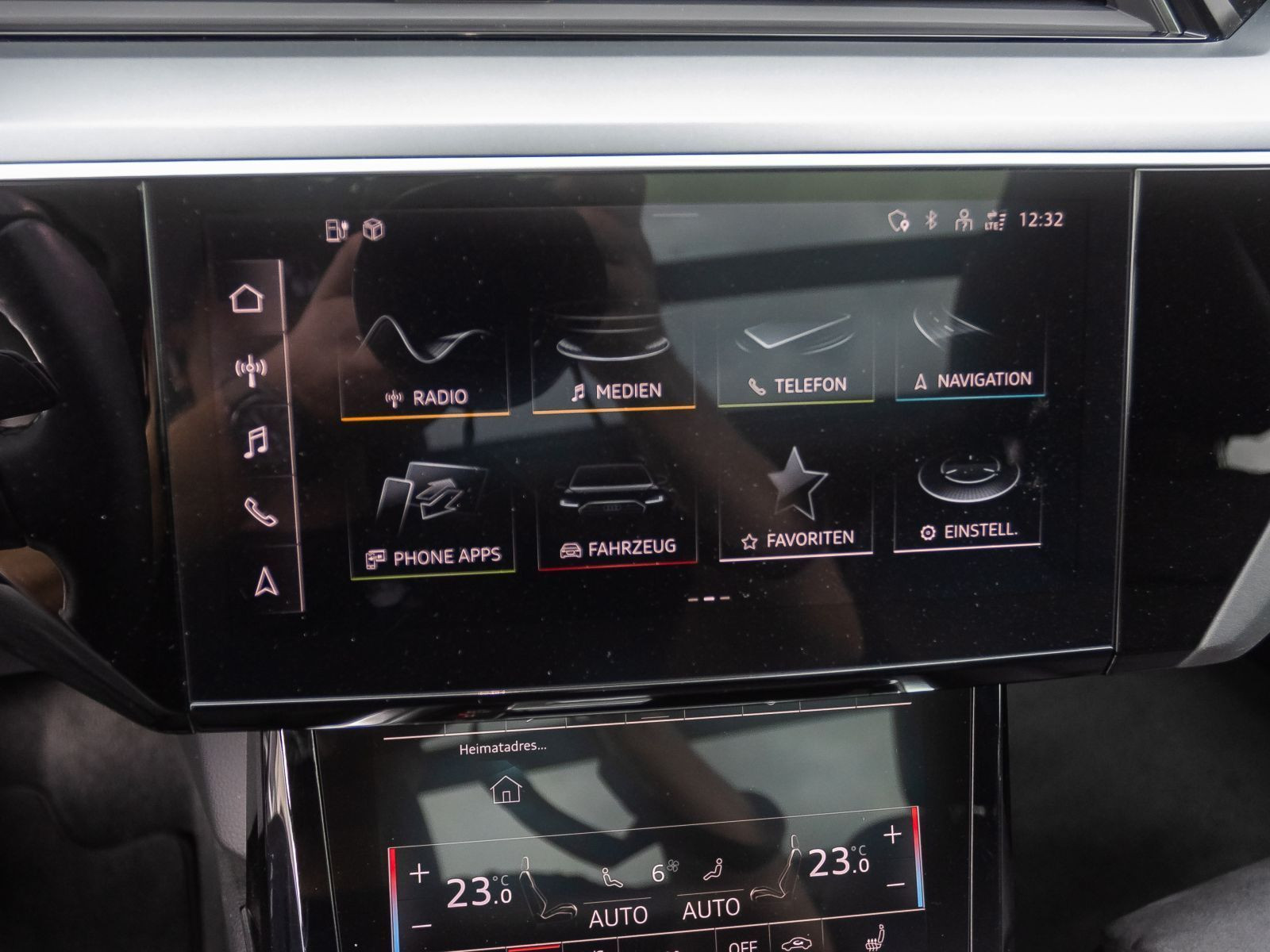 Audi e-tron advanced 55 qu Standklima Air Pano AHK ACC