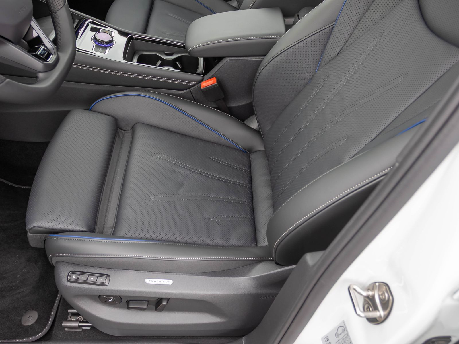 Volkswagen Tayron R-Line 2.0TDI 4M DSG Navi Matrix HuD Standhzg Panorama AHK