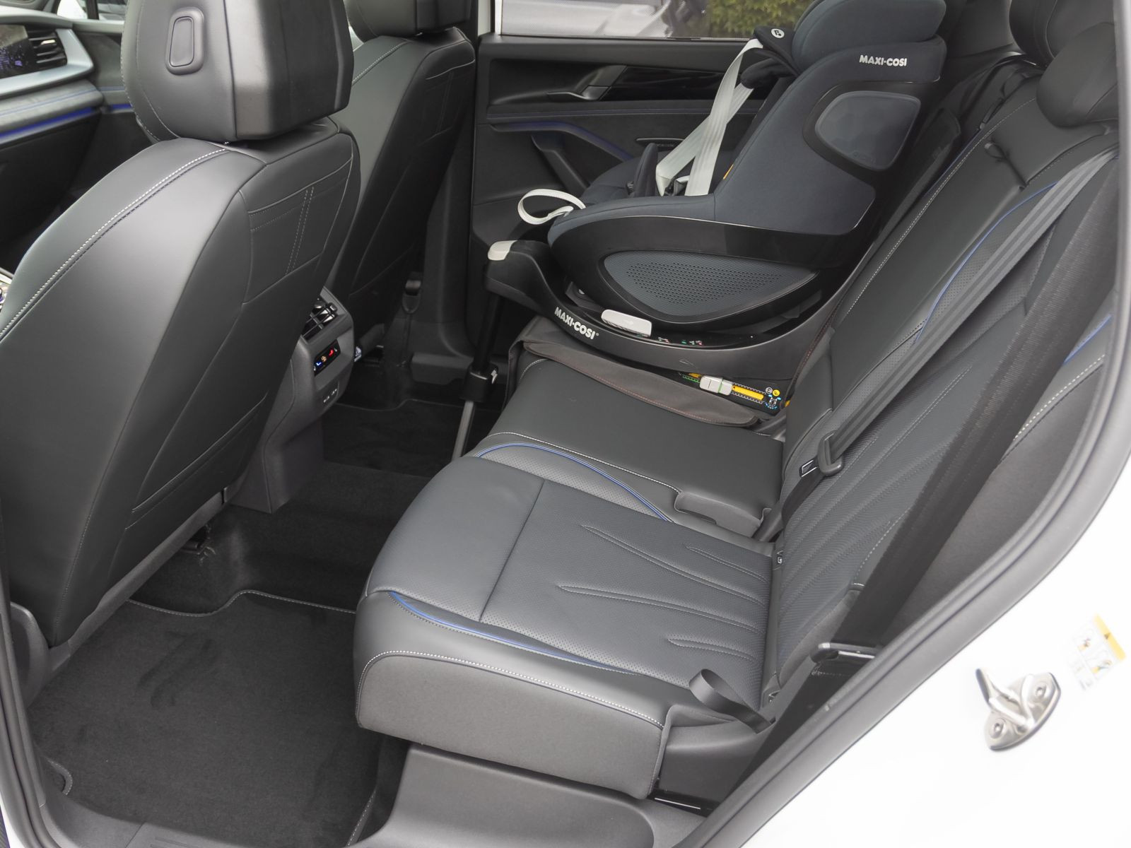 Volkswagen Tayron R-Line 2.0TDI 4M DSG Navi Matrix HuD Standhzg Panorama AHK
