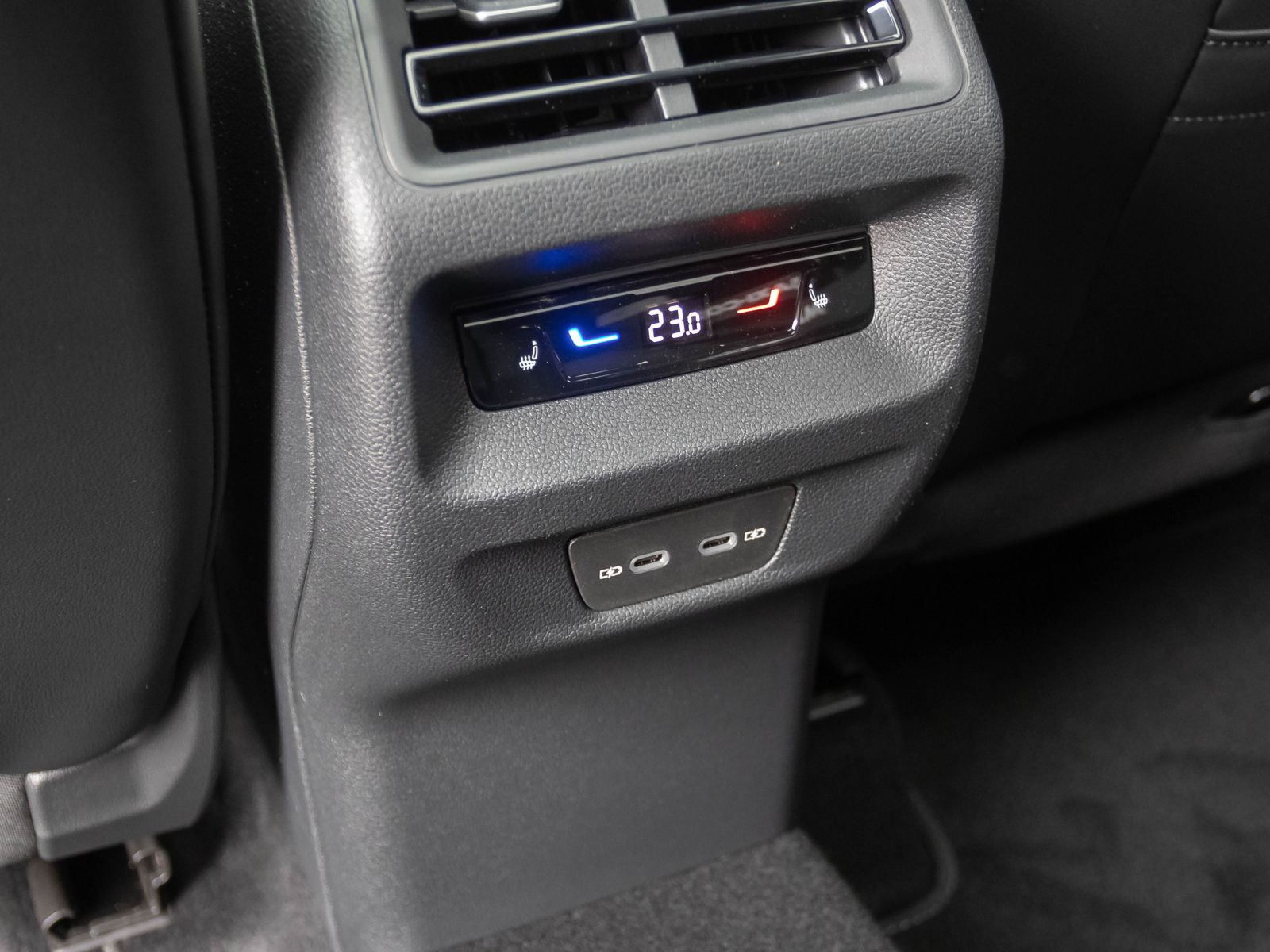 Volkswagen Tayron R-Line 2.0TDI 4M DSG Navi Matrix HuD Standhzg Panorama AHK