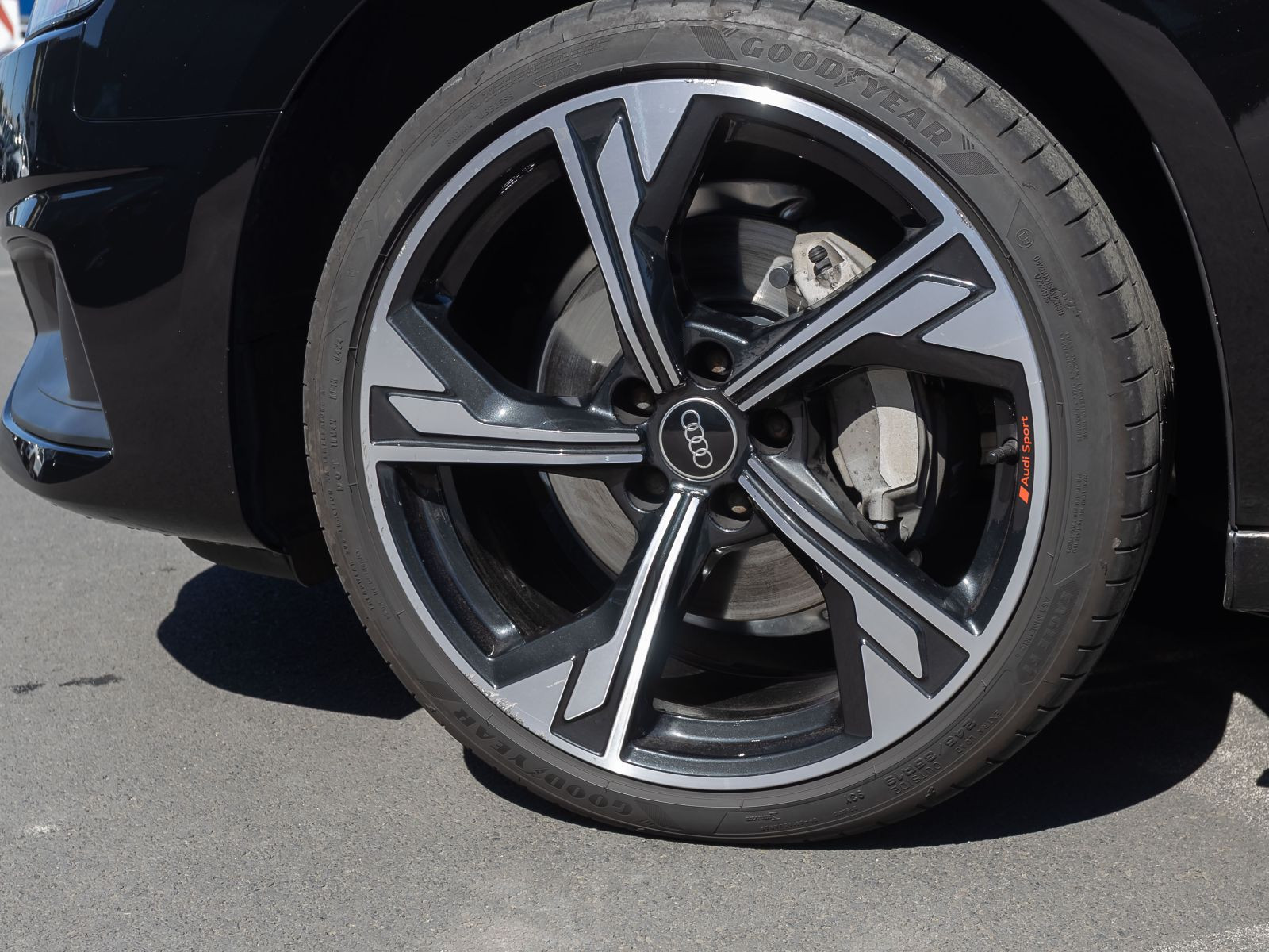 Audi A4 Avant S line 40TDI Stronic Navi LED GRA EPH DAB