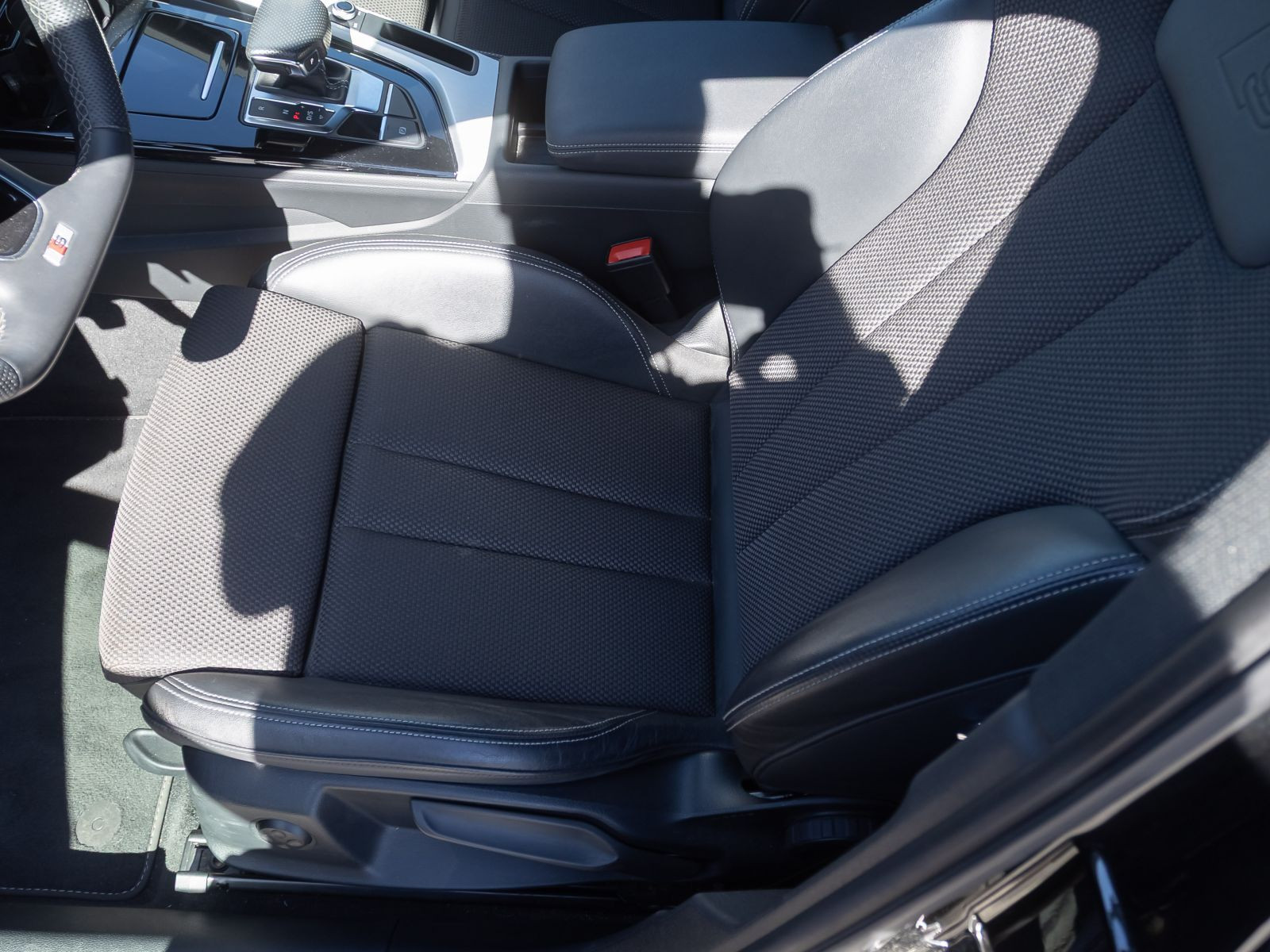 Audi A4 Avant S line 40TDI Stronic Navi LED GRA EPH DAB