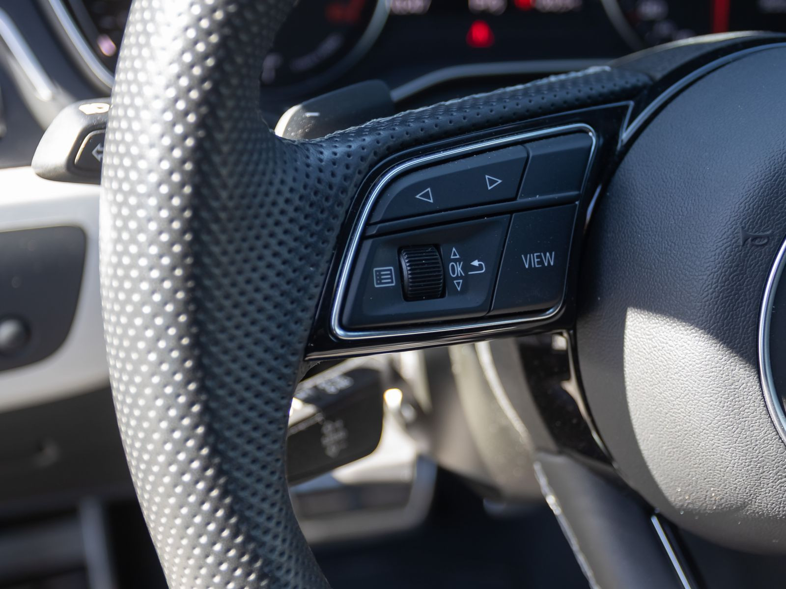 Audi A4 Avant S line 40TDI Stronic Navi LED GRA EPH DAB