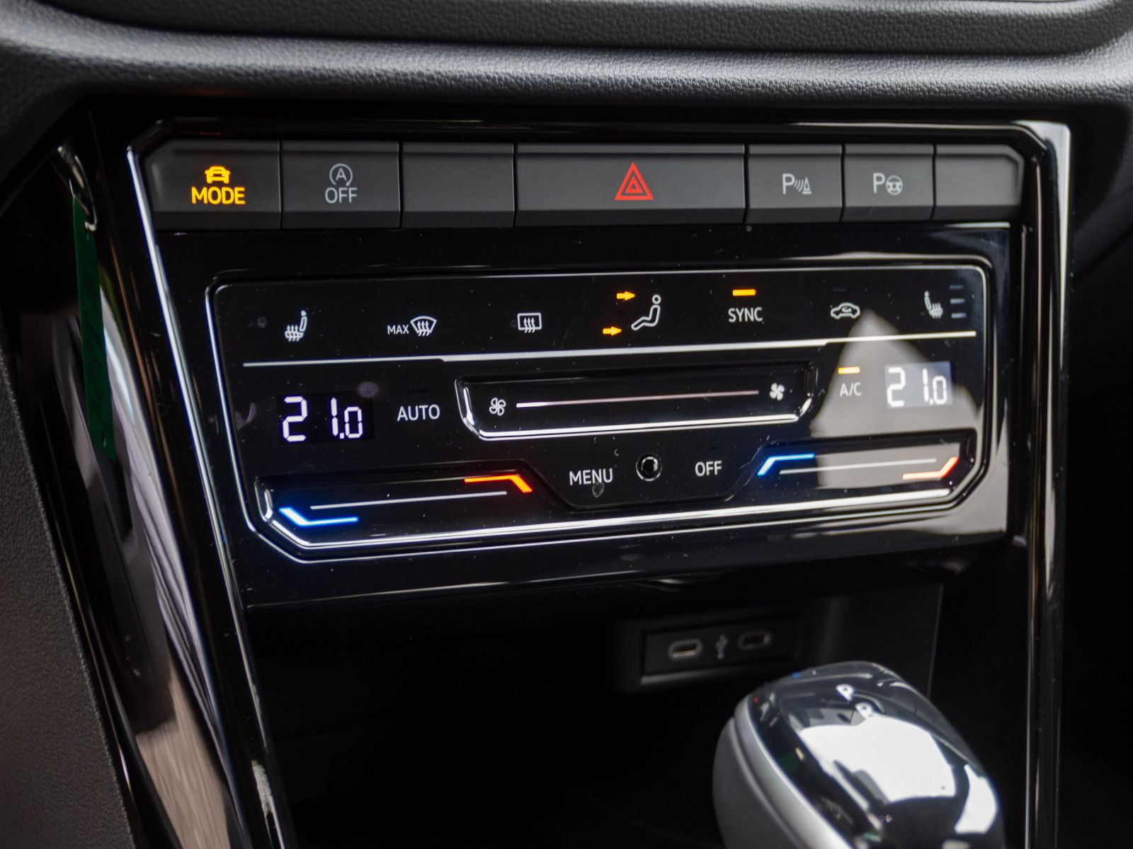 Volkswagen T-ROC 1.5 TSI DSG R-Line, Navi, LED, Rückfahrkamera, App-Connect, AHK