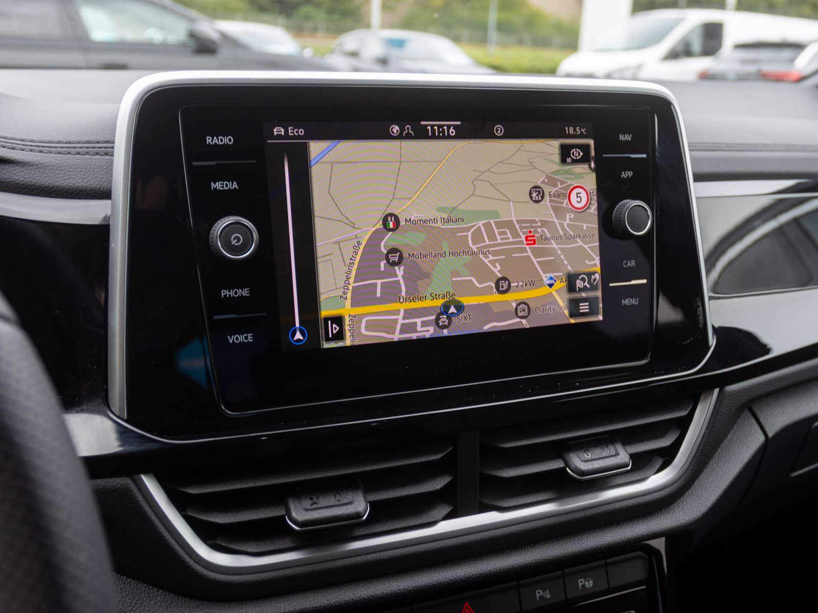 Volkswagen T-ROC 1.5 TSI DSG R-Line, Navi, LED, Rückfahrkamera, App-Connect, AHK