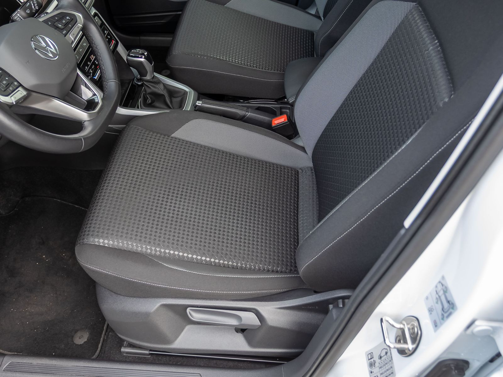 Volkswagen T-Cross 1.0 TSI DSG ACTIVE, ParkAssist, Rückfahrkamera, Digital Cockpit Pro, App-Connect