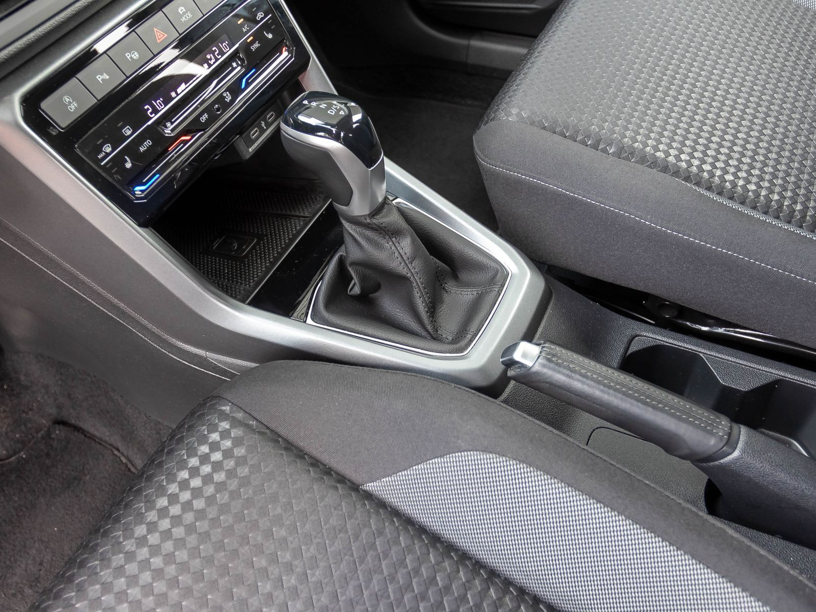 Volkswagen T-Cross 1.0 TSI DSG ACTIVE, ParkAssist, Rückfahrkamera, Digital Cockpit Pro, App-Connect