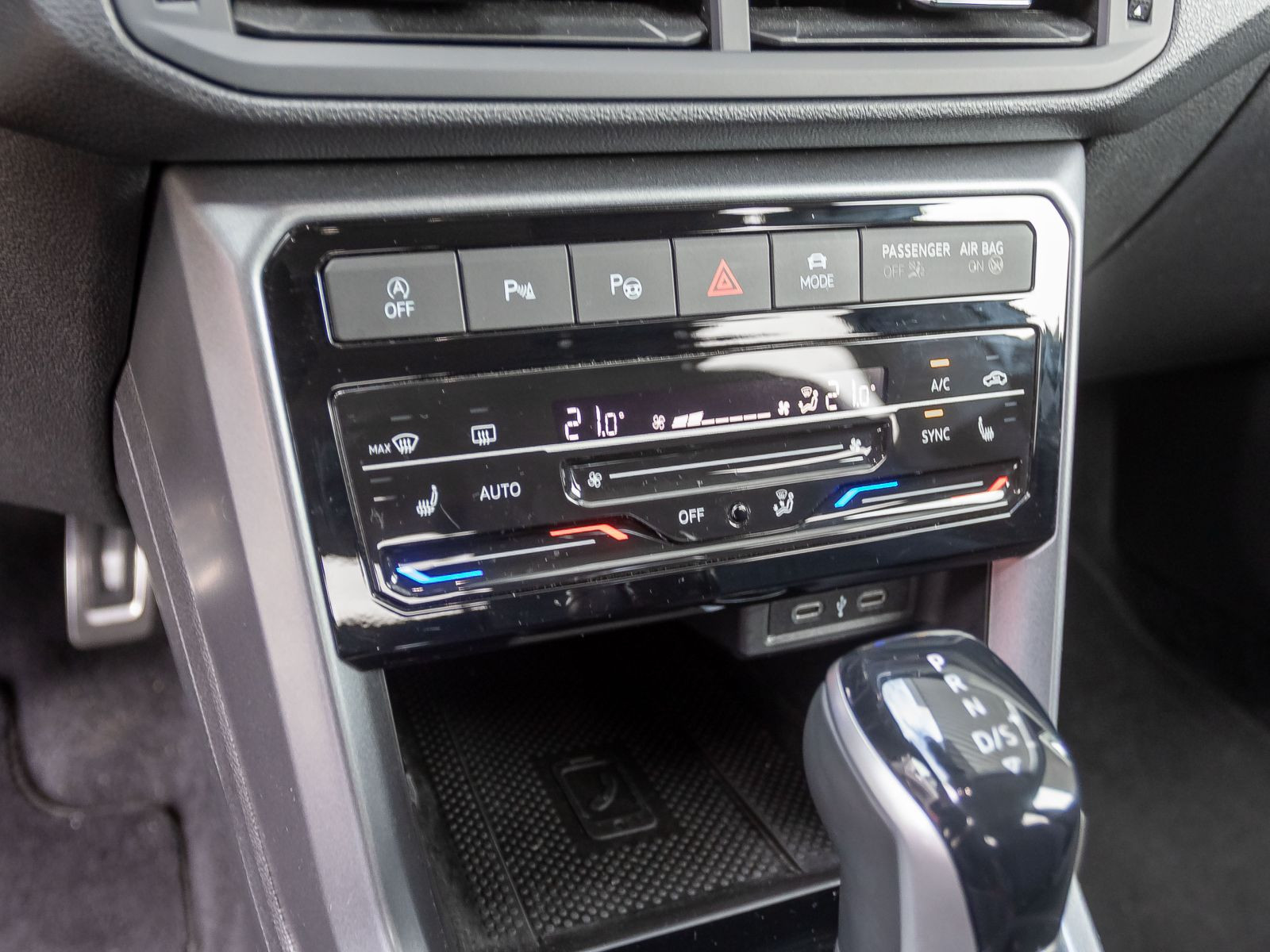 Volkswagen T-Cross 1.0 TSI DSG ACTIVE, ParkAssist, Rückfahrkamera, Digital Cockpit Pro, App-Connect
