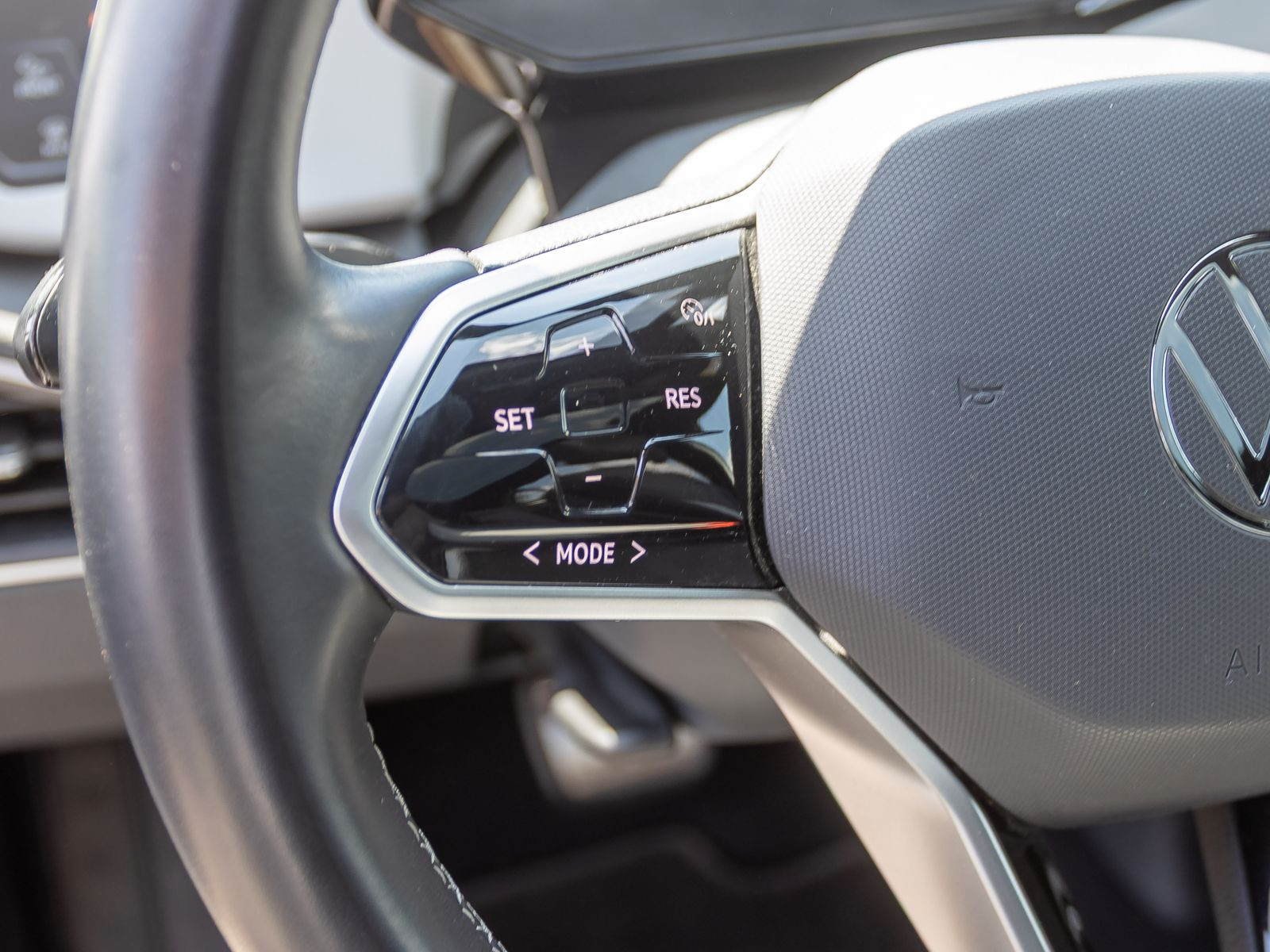 Volkswagen ID.3 Pro Performance, Navi, Panoramadach, LED-Matrix, App-Connect