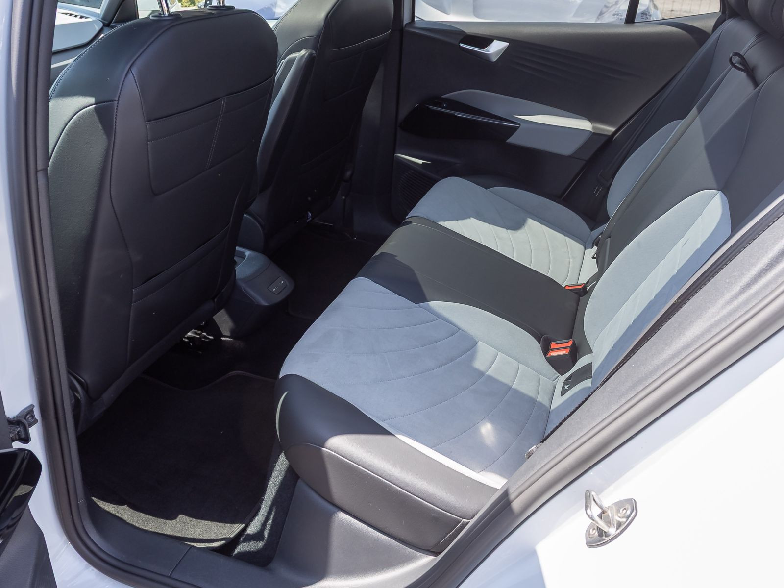 Volkswagen ID.3 Pro Performance, Navi, Panoramadach, LED-Matrix, App-Connect