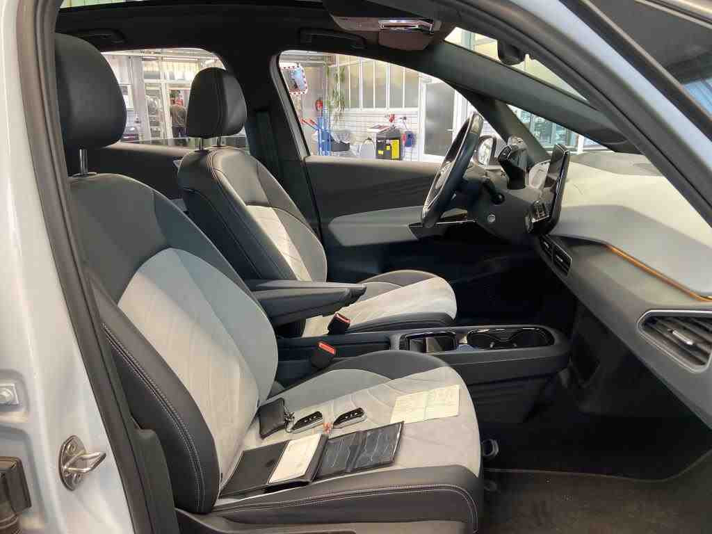 Volkswagen ID.3 Pro Performance, Navi, Panoramadach, LED-Matrix, App-Connect