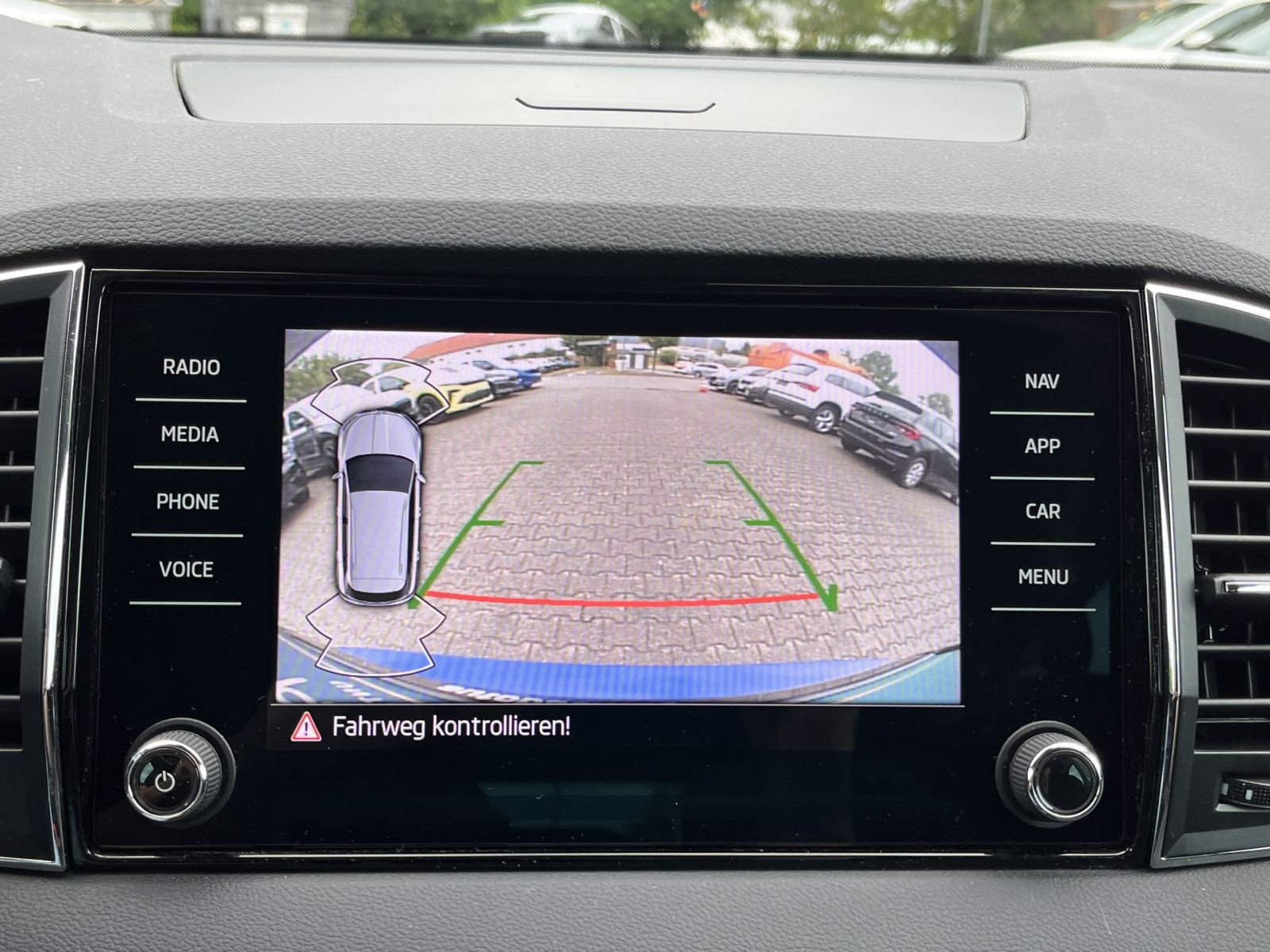 Skoda Karoq Style 2.0TDI 4x4 DSG Navi LED ACC EPH AHK