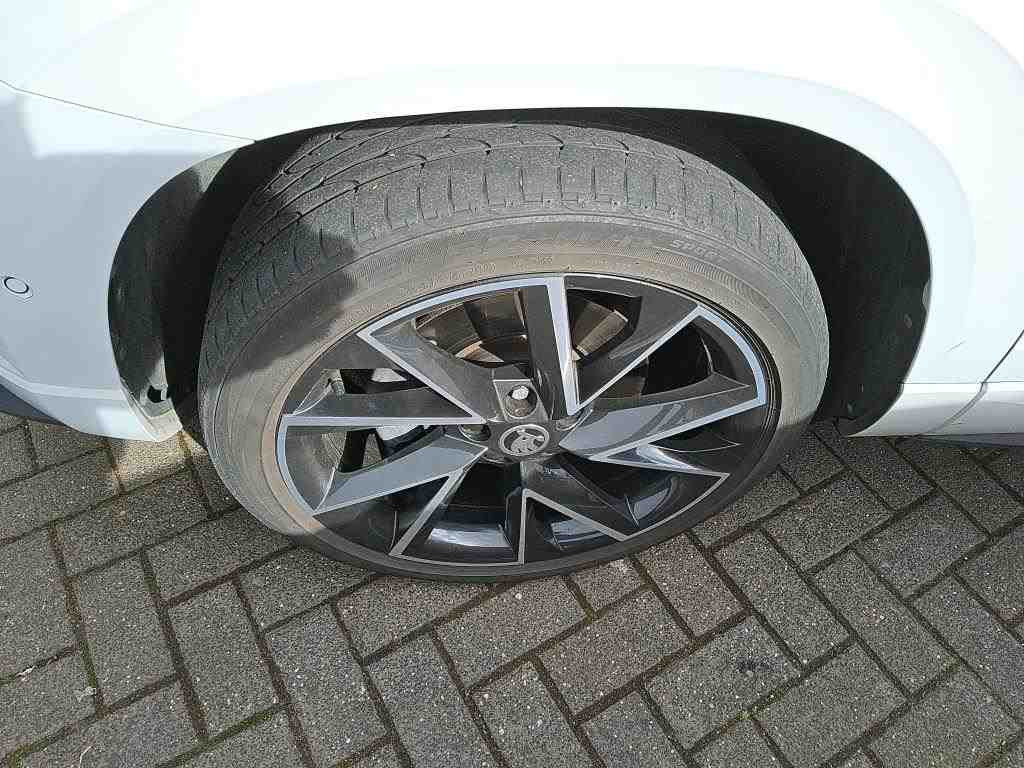 Skoda Karoq Sportline 2.0TSI 4x4 DSG Navi LED Panorama ACC AHK