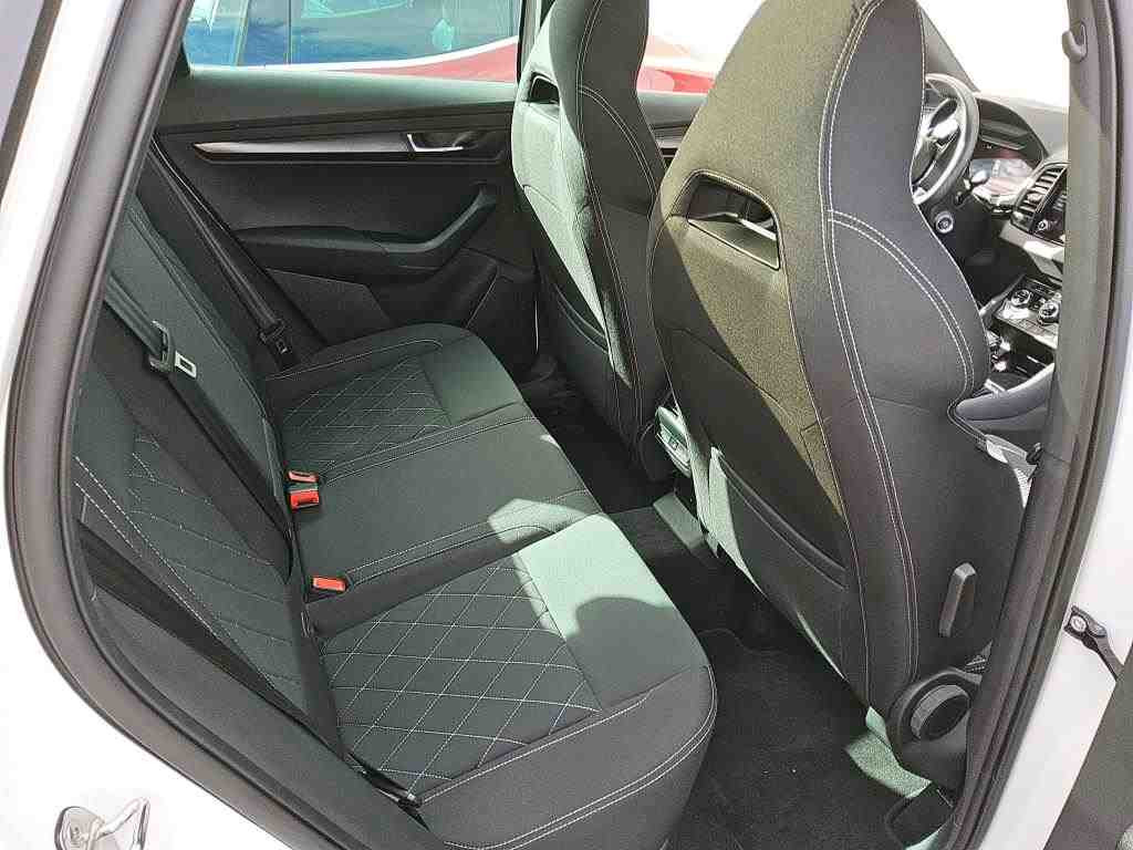 Skoda Karoq Sportline 2.0TSI 4x4 DSG Navi LED Panorama ACC AHK