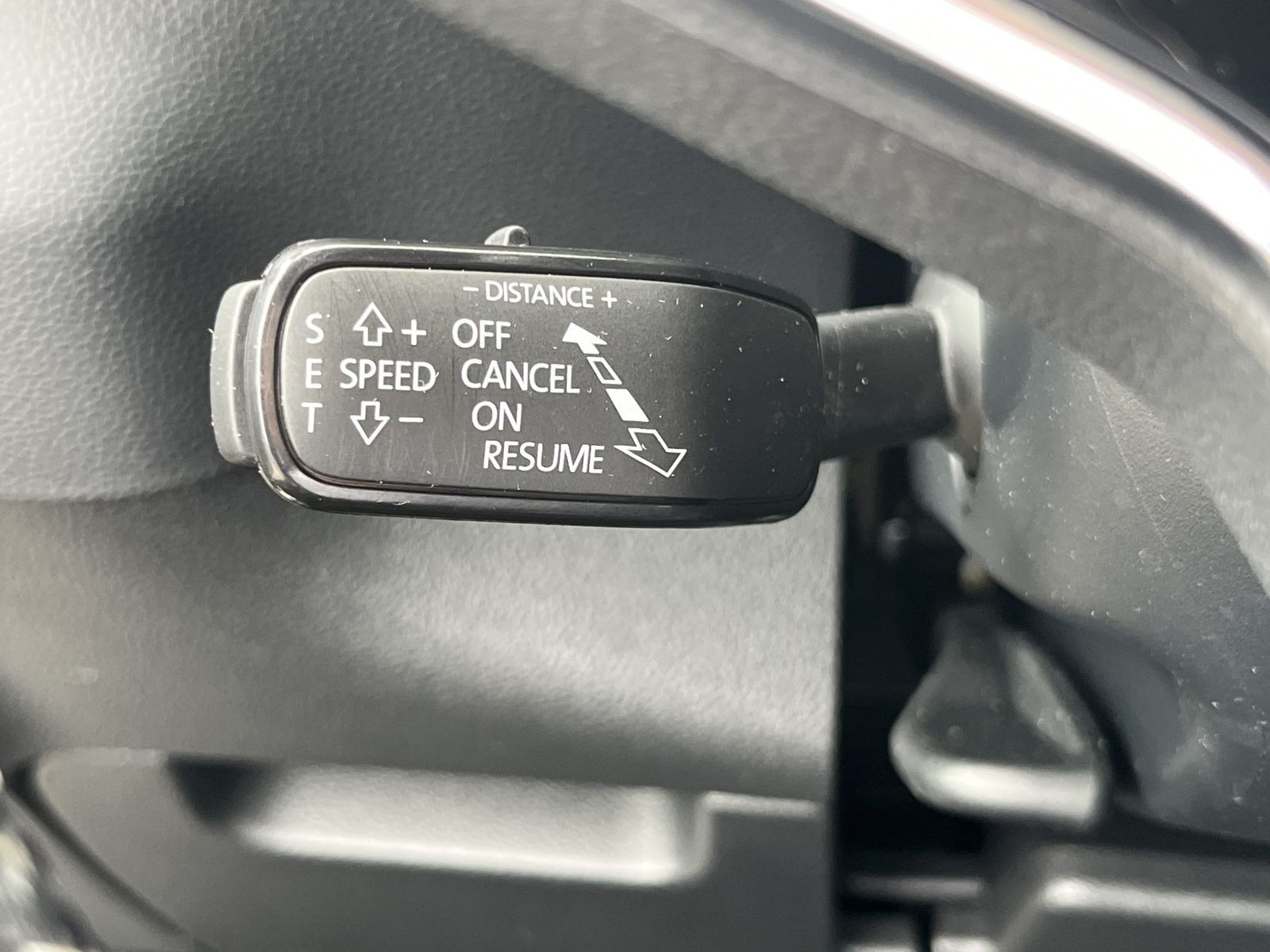 Skoda Karoq Sportline 1.5TSI DSG Navi LED Panorama ACC AHK